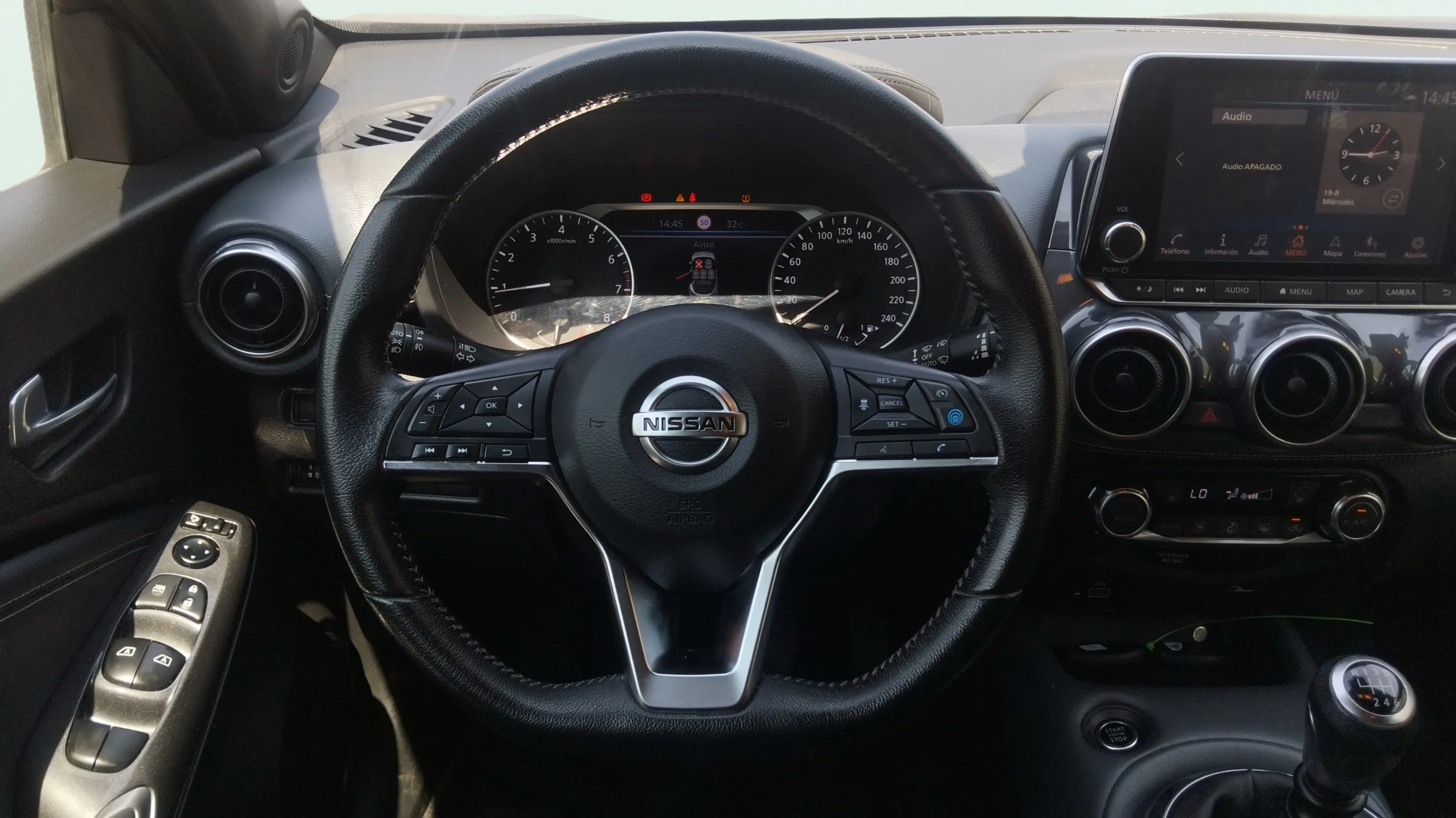 Nissan Juke DIG-T 6 M/T Tekna - foto 11