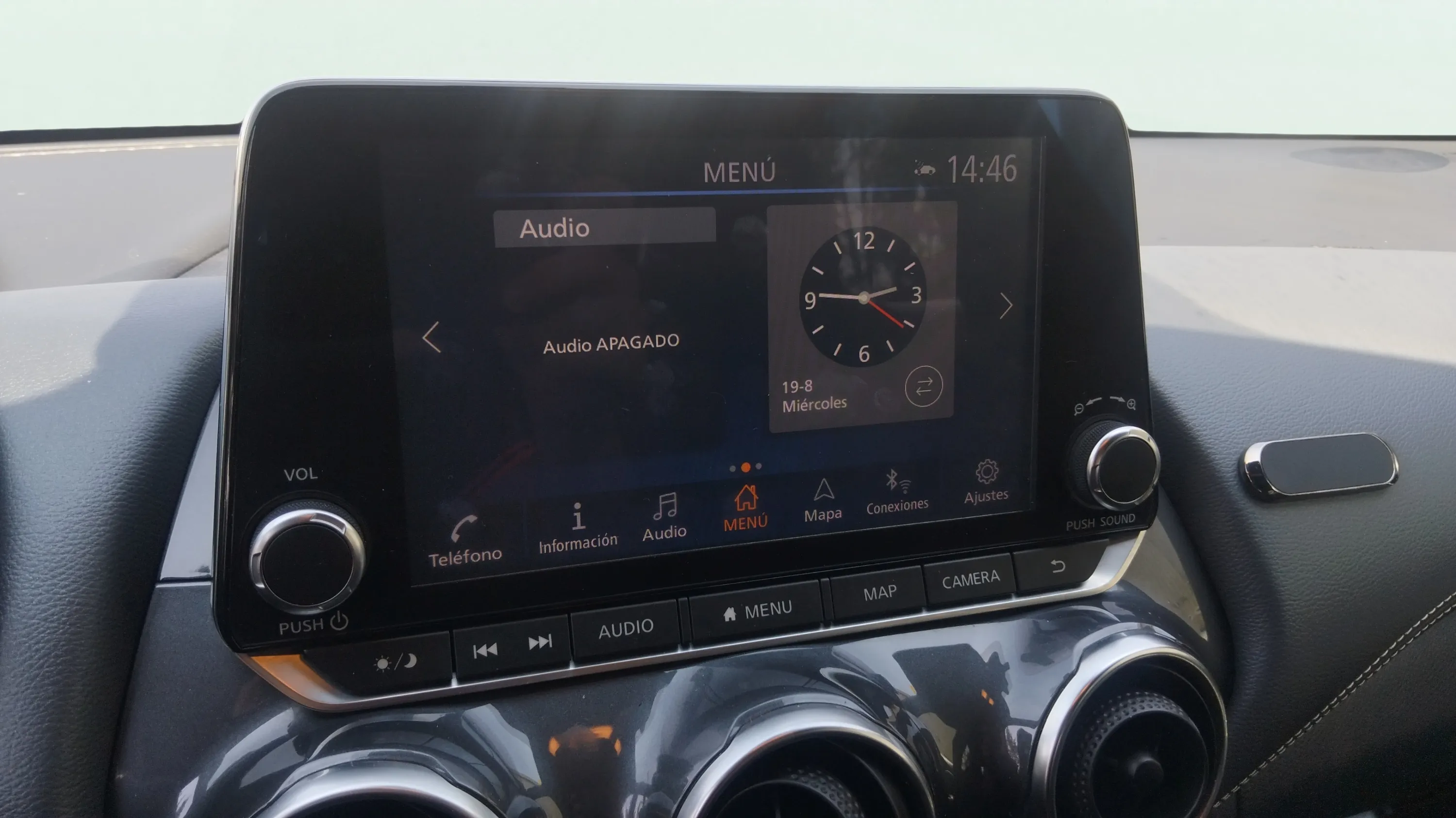 Nissan Juke DIG-T 6 M/T Tekna - foto 14