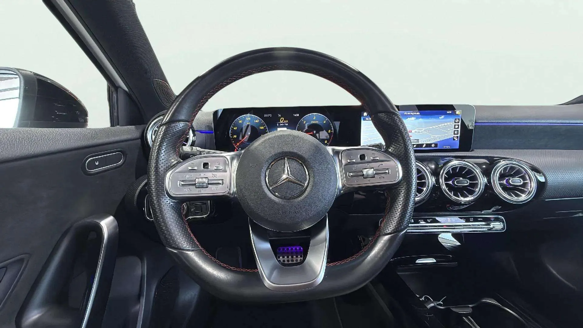 Mercedes-Benz Clase A A 200 d - foto 13