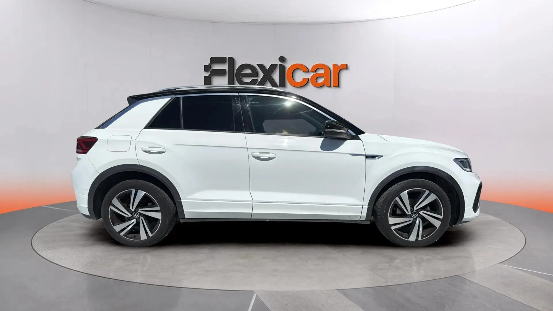 Volkswagen T-Roc R-Line 1.5 TSI DSG - foto 8