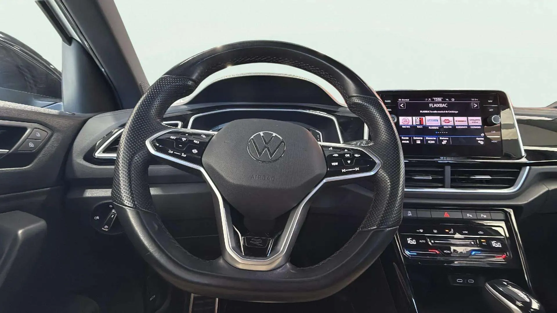 Volkswagen T-Roc R-Line 1.5 TSI DSG - foto 13