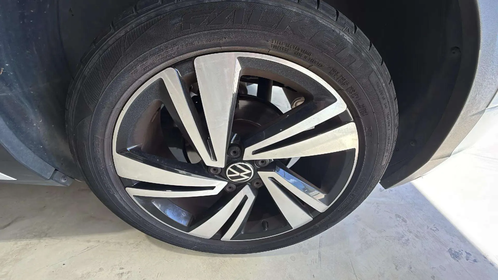 Volkswagen T-Roc R-Line 1.5 TSI DSG - foto 25