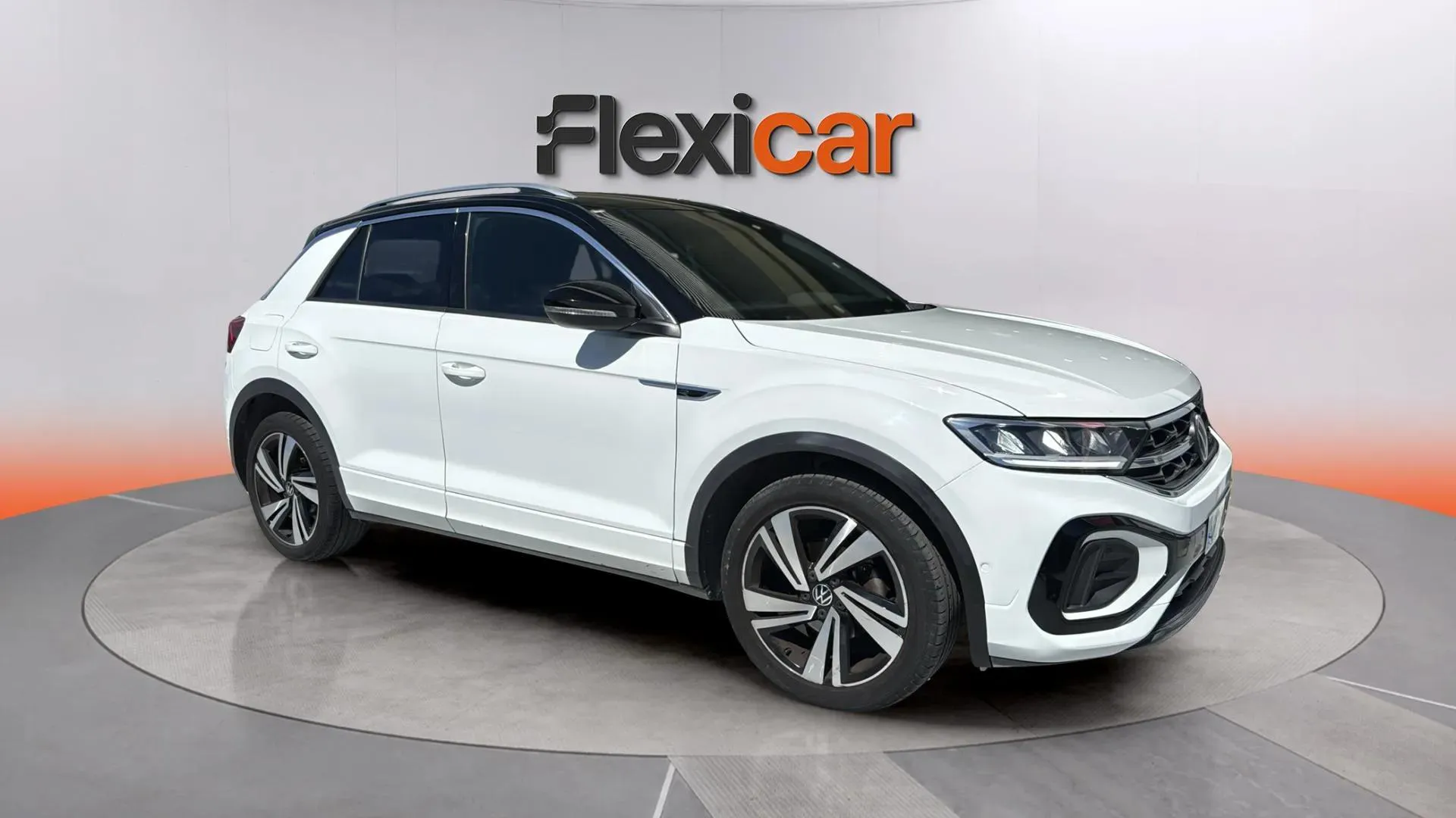 Volkswagen T-Roc R-Line 1.5 TSI DSG - foto 2