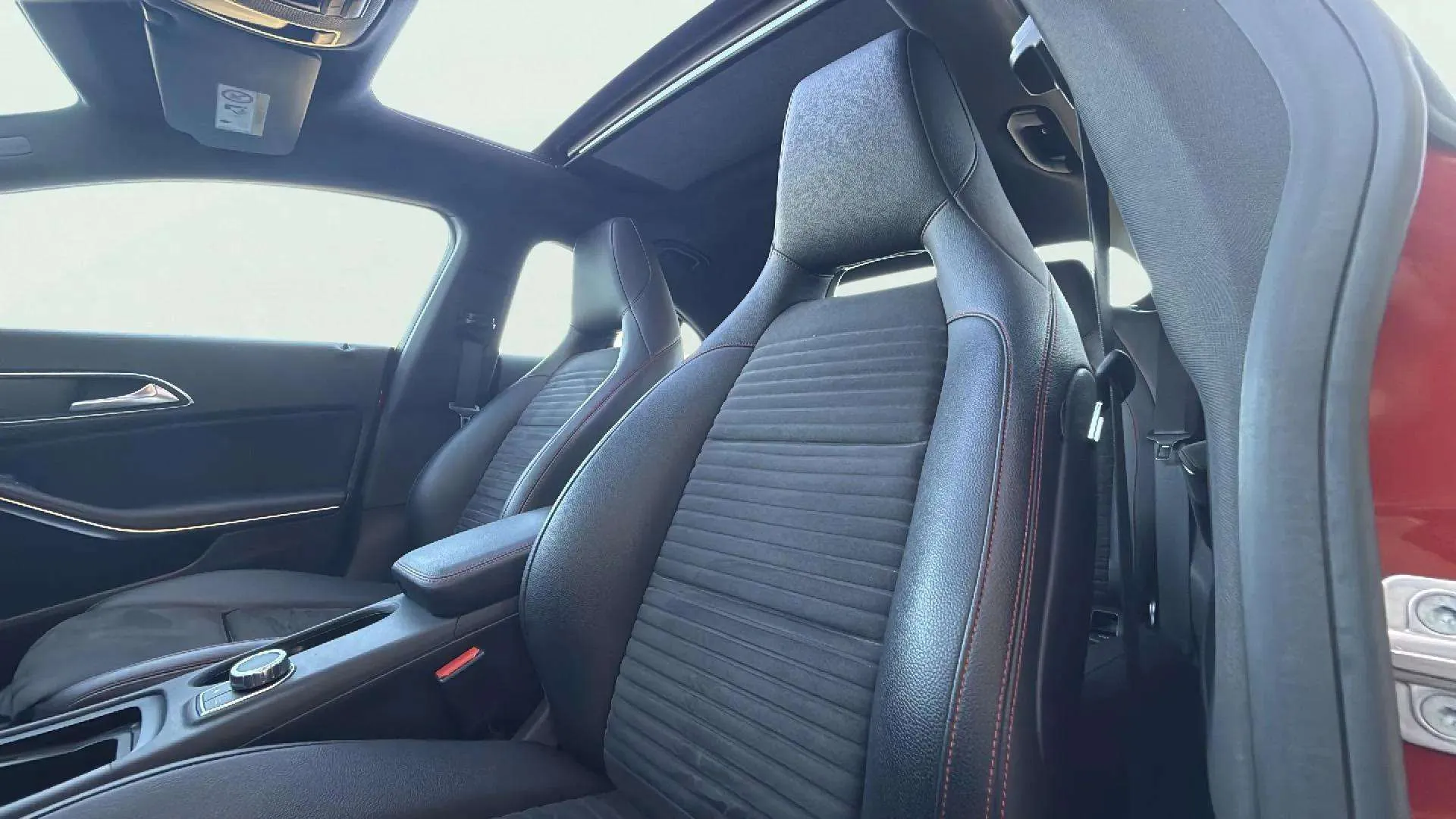Mercedes-Benz CLA 200 - foto 23