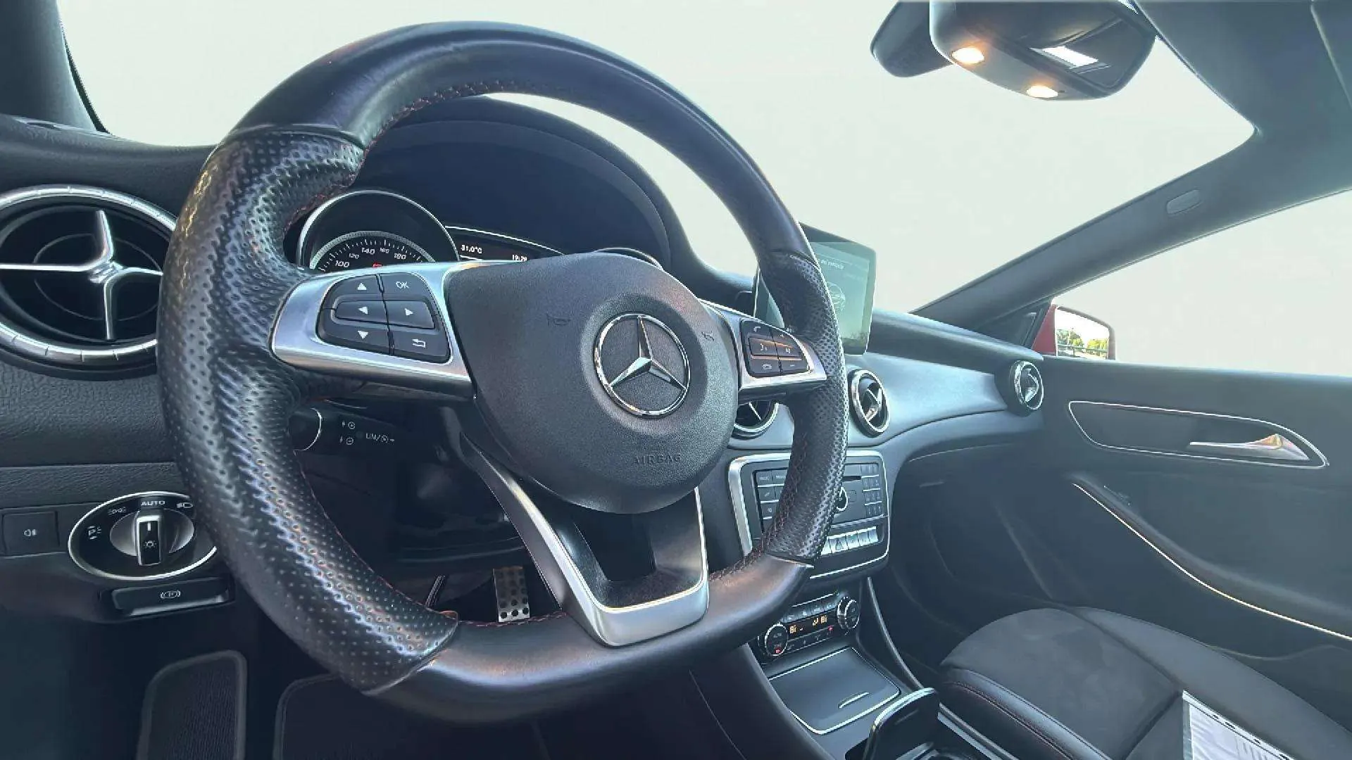 Mercedes-Benz CLA 200 - foto 15