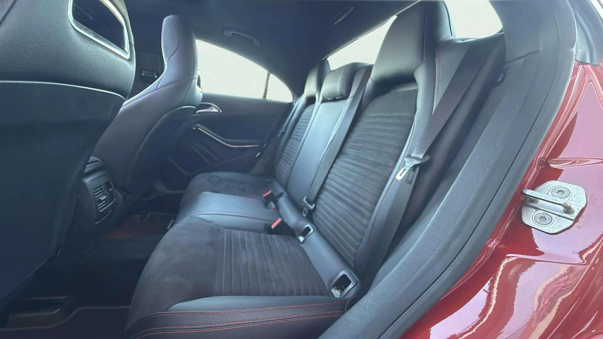 Mercedes-Benz CLA 200 - foto 28