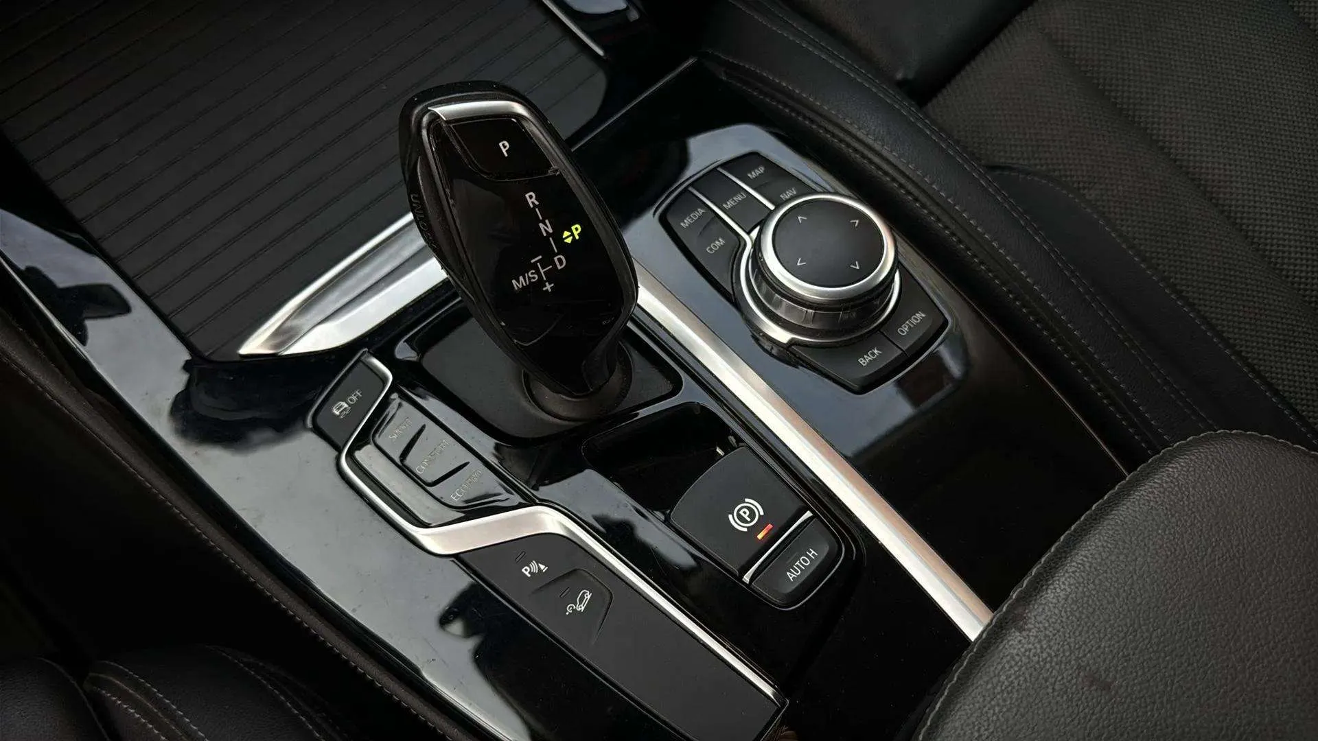 BMW X4 xDrive25d - foto 15