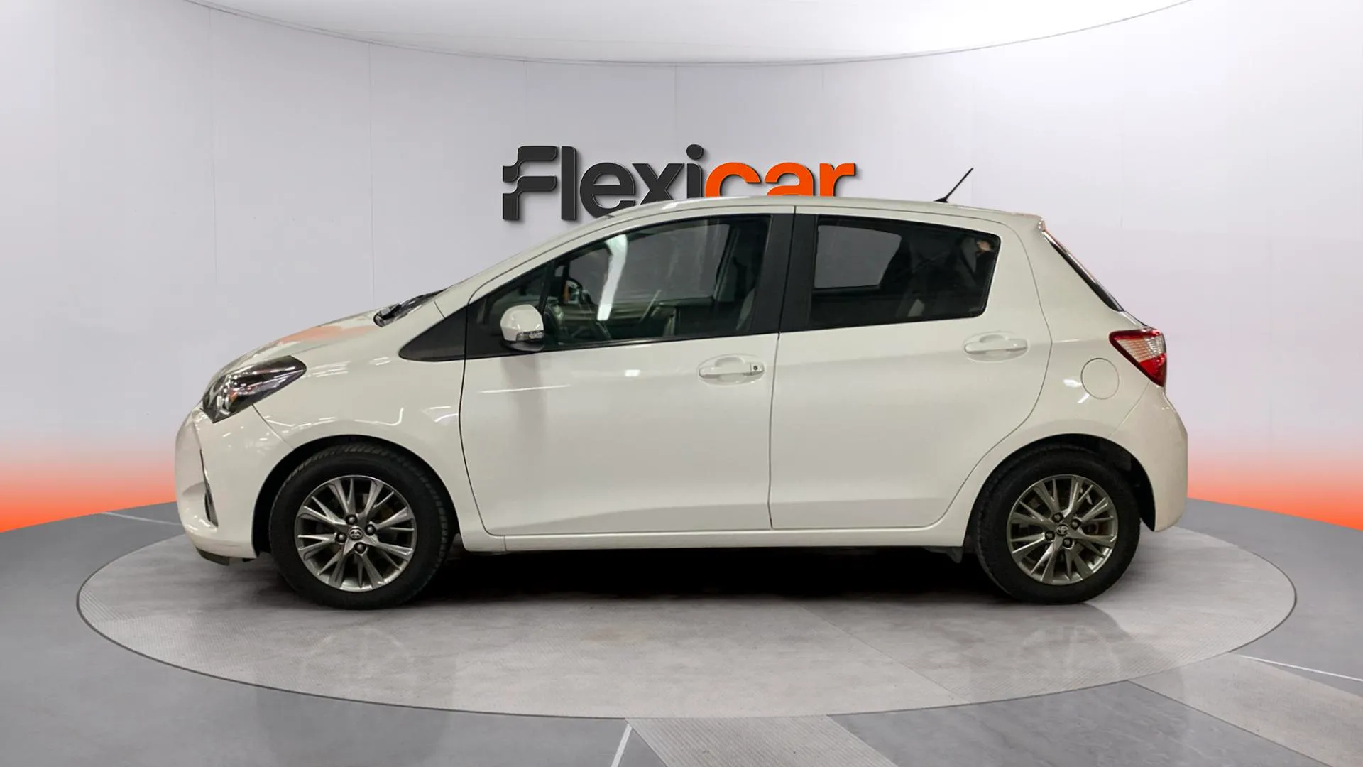 Toyota Yaris 1.0 70 Active - foto 4