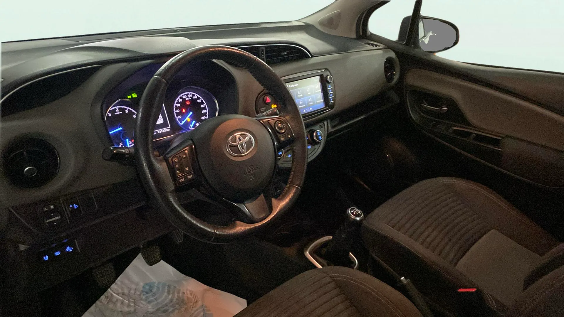 Toyota Yaris 1.0 70 Active - foto 10