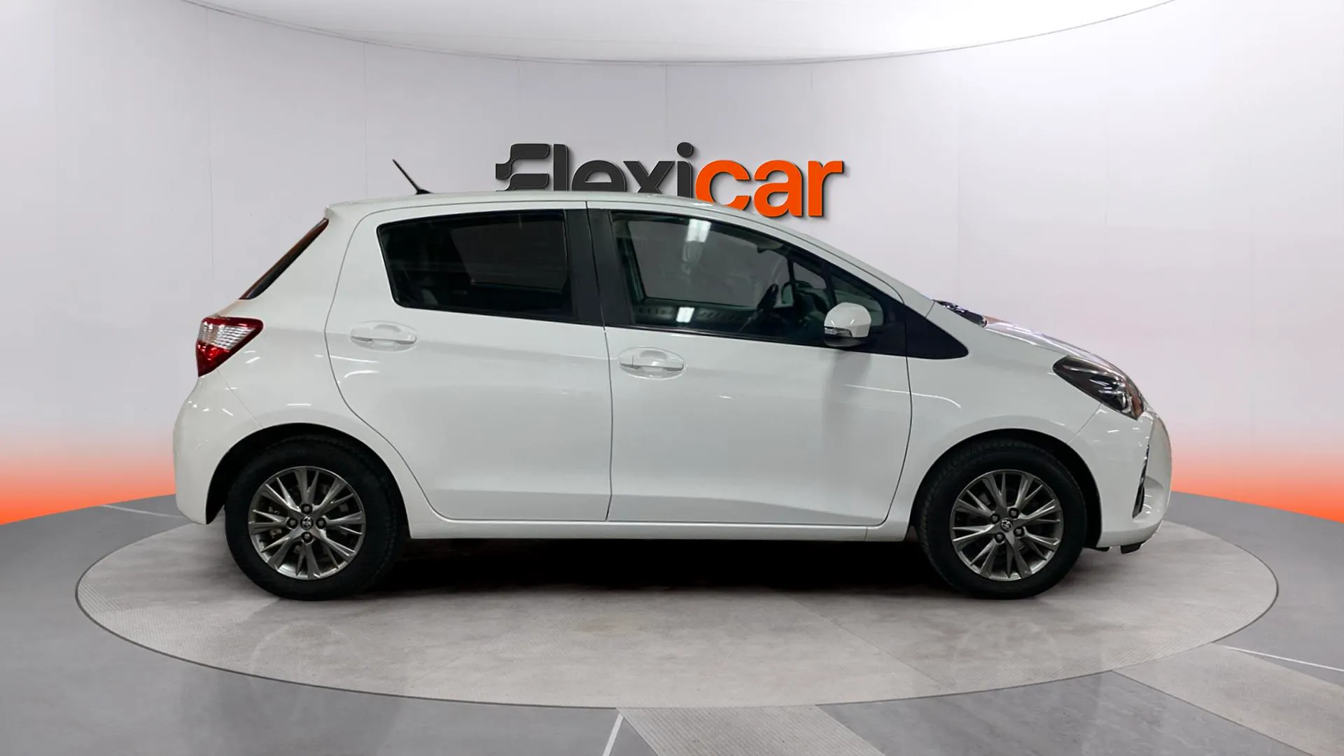 Toyota Yaris 1.0 70 Active - foto 5