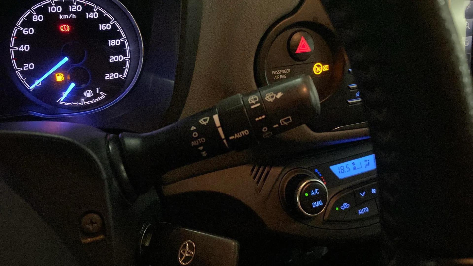 Toyota Yaris 1.0 70 Active - foto 17
