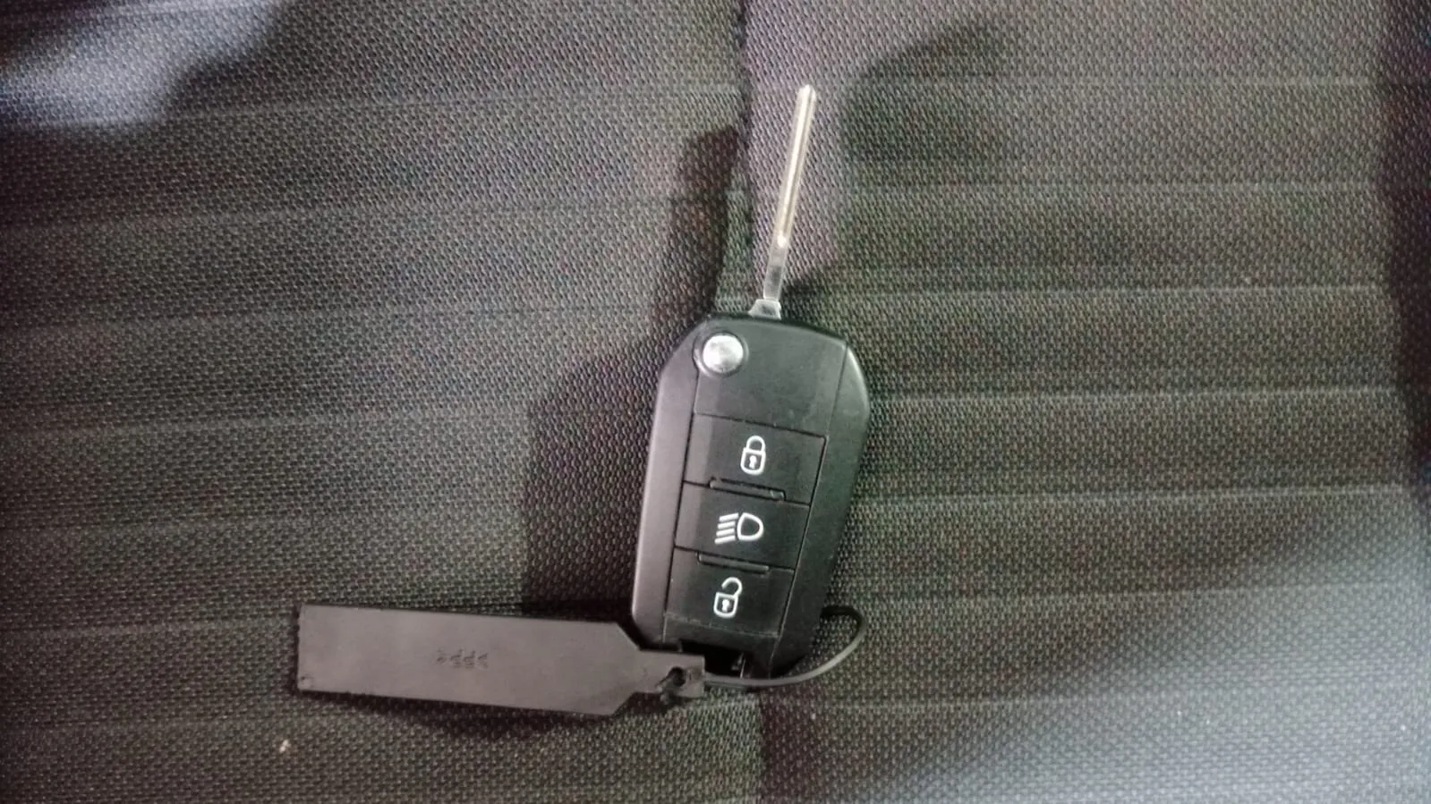 Peugeot 208 BlueHDi Active - foto 14