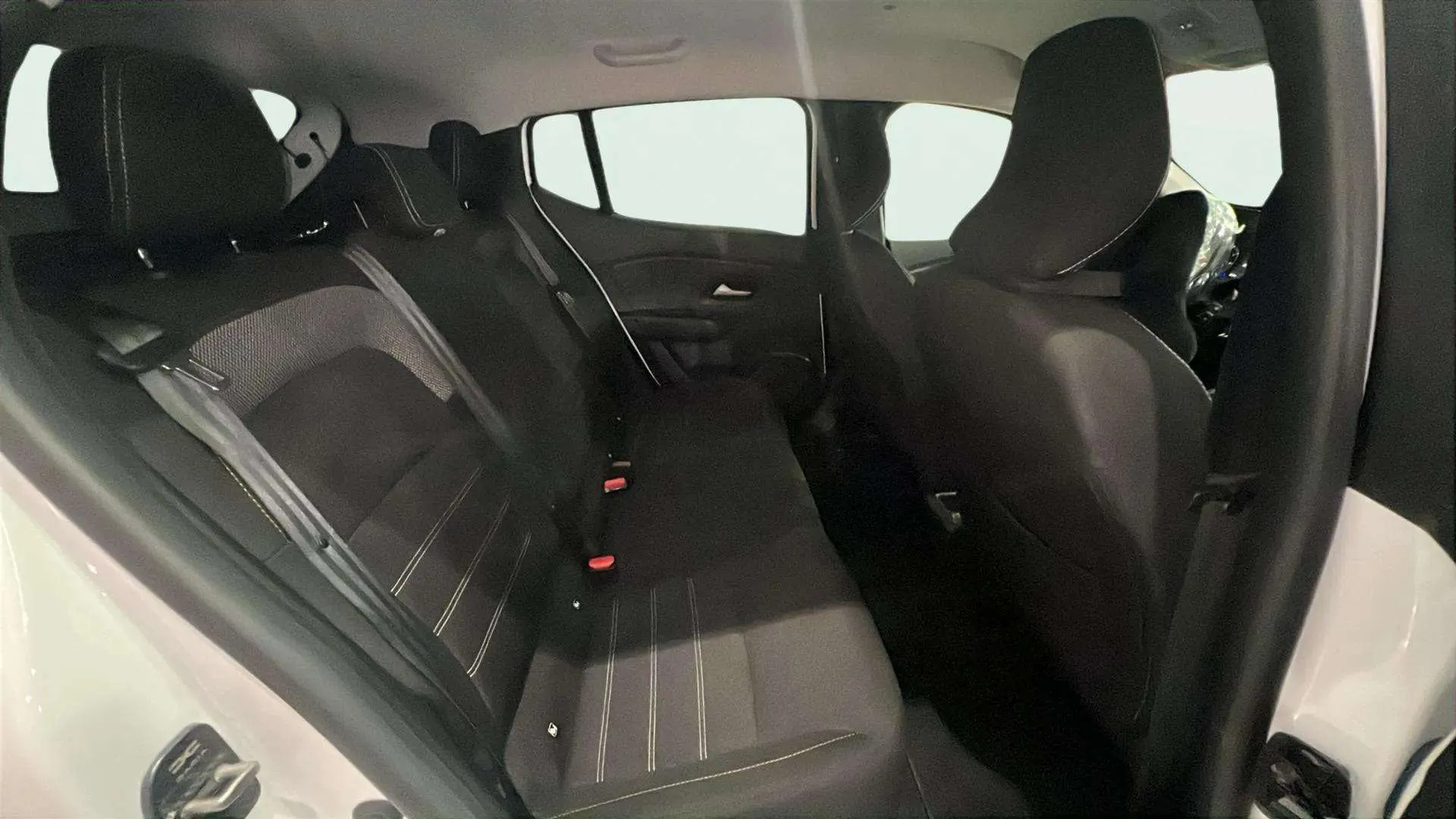 Dacia Sandero Stepway Essential TCe (90V) - foto 15