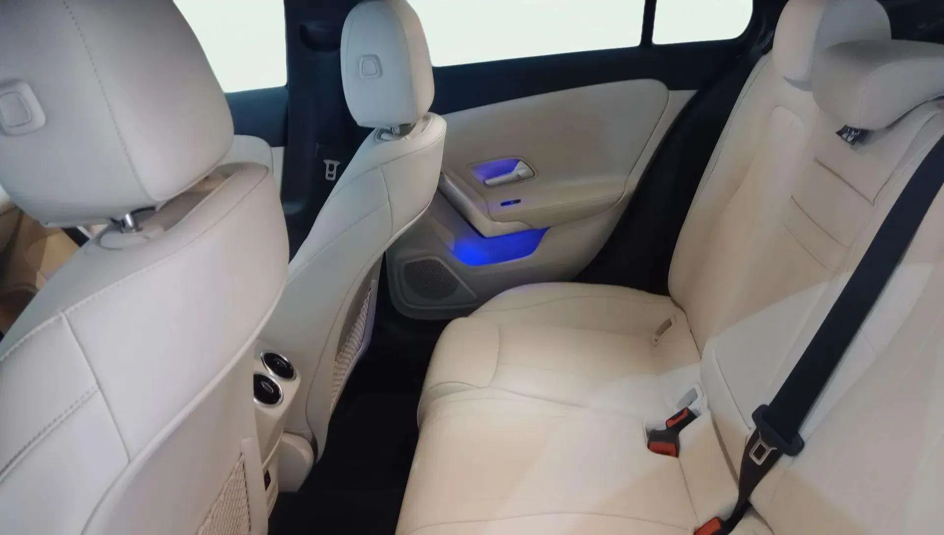 Mercedes-Benz Clase A Sedán A 200 - foto 13