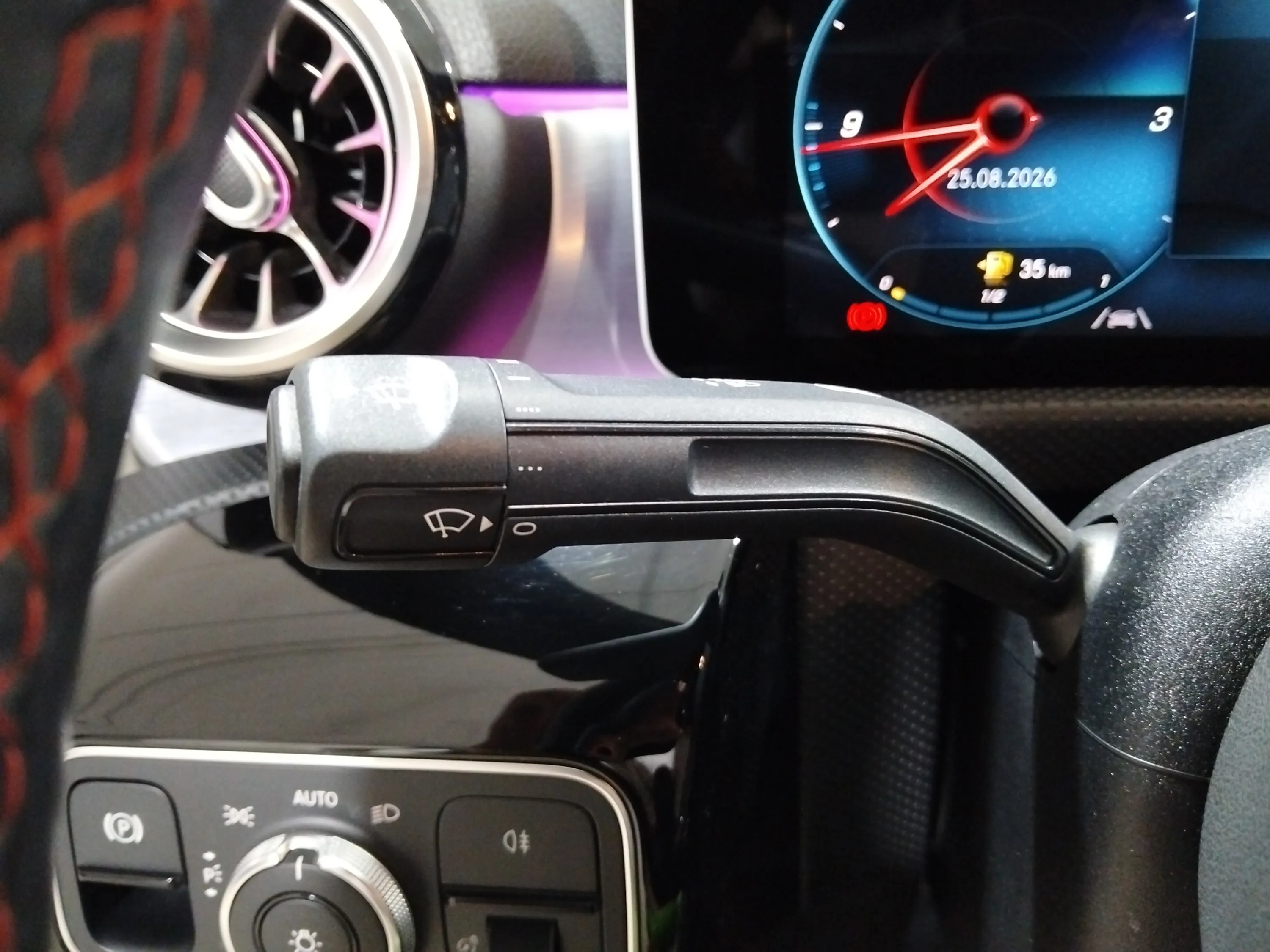 Mercedes-Benz CLA 180 - foto 26