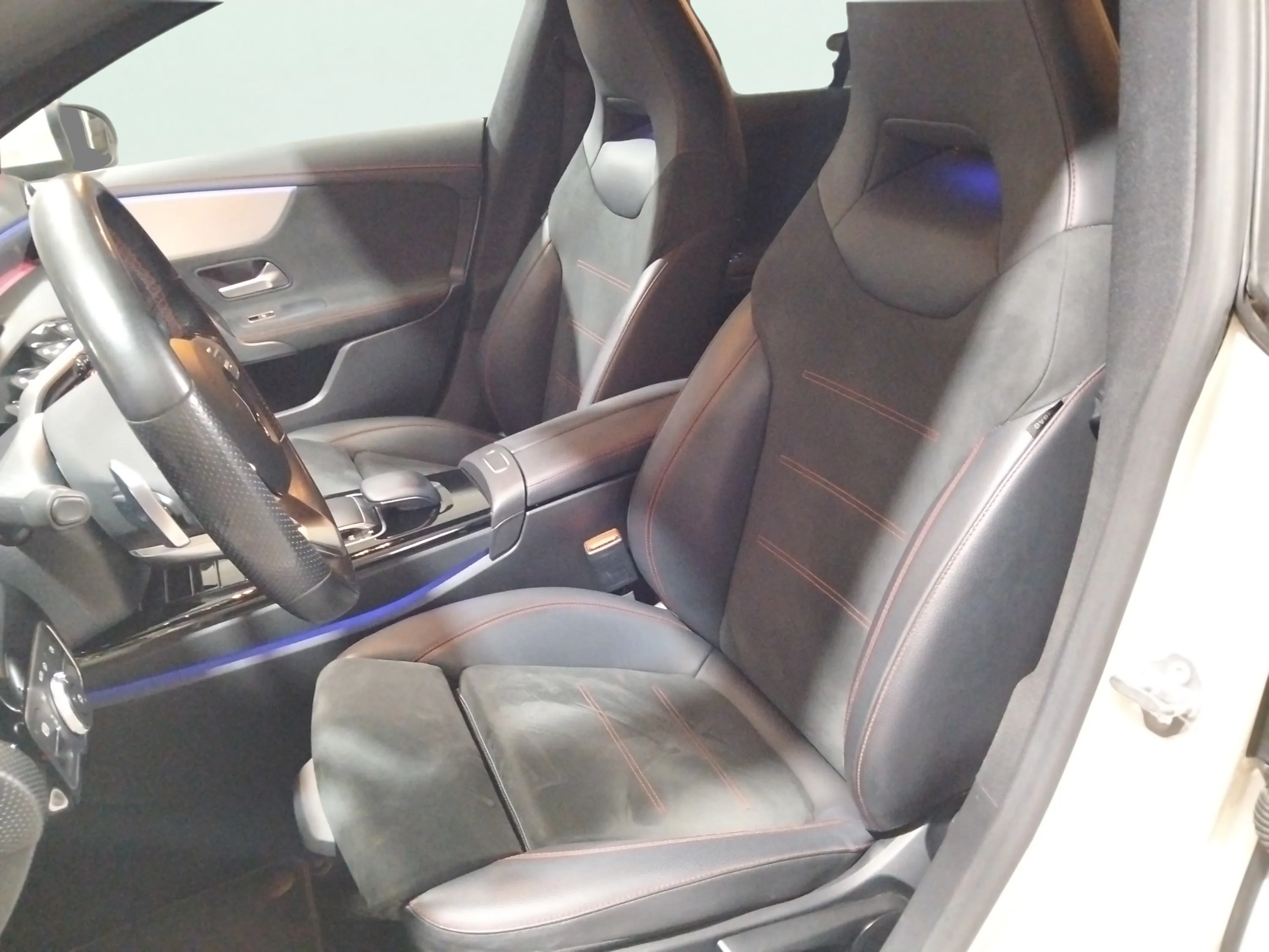 Mercedes-Benz CLA 180 - foto 14