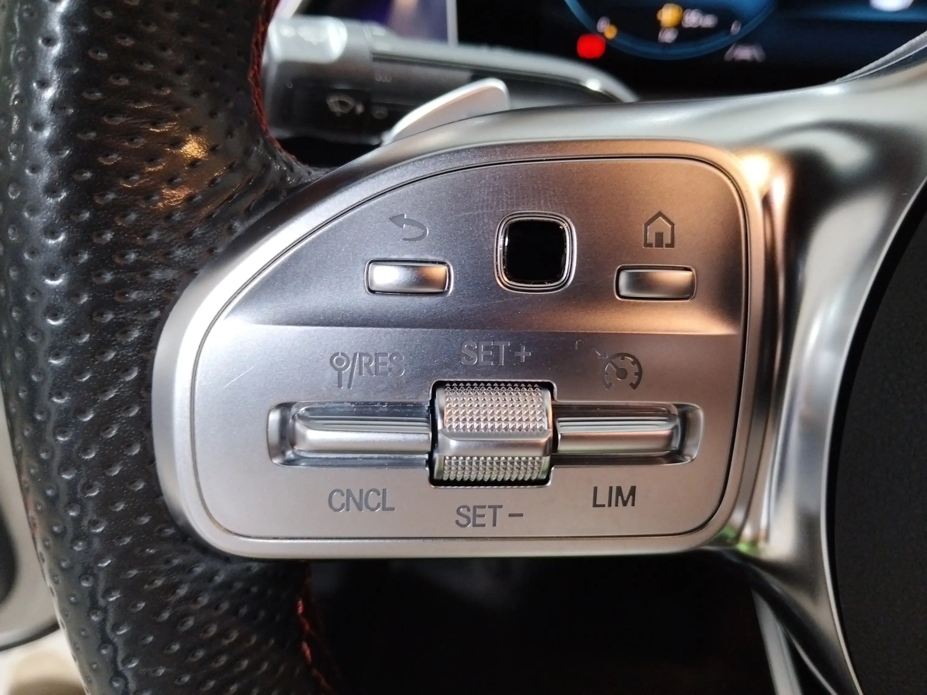 Mercedes-Benz CLA 180 - foto 23