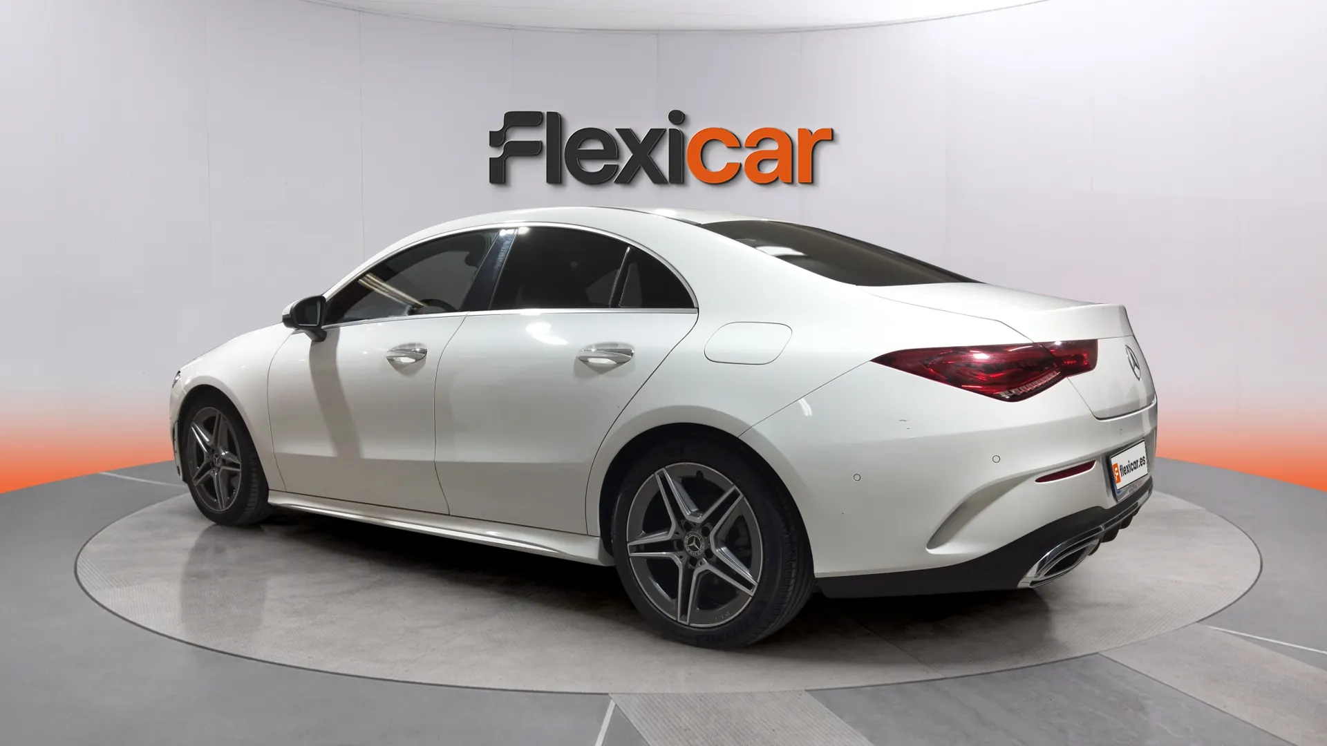 Mercedes-Benz CLA 180 - foto 6