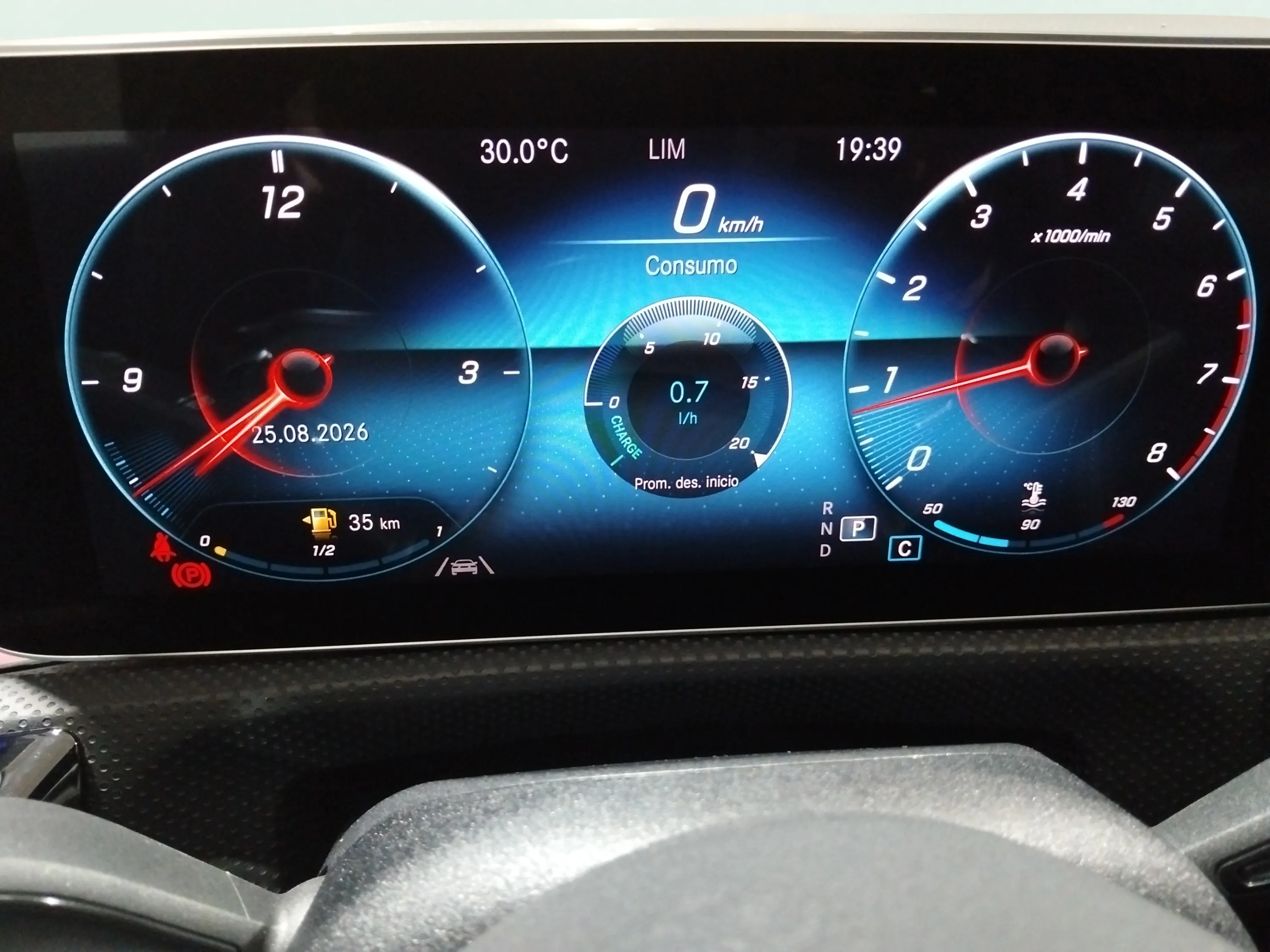 Mercedes-Benz CLA 180 - foto 12