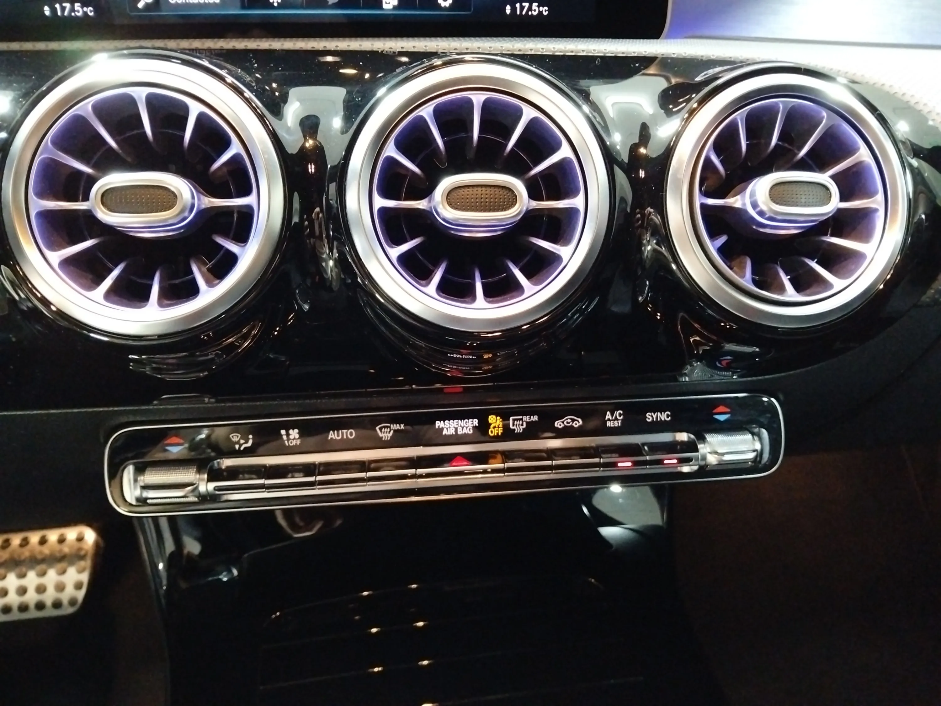 Mercedes-Benz CLA 180 - foto 22