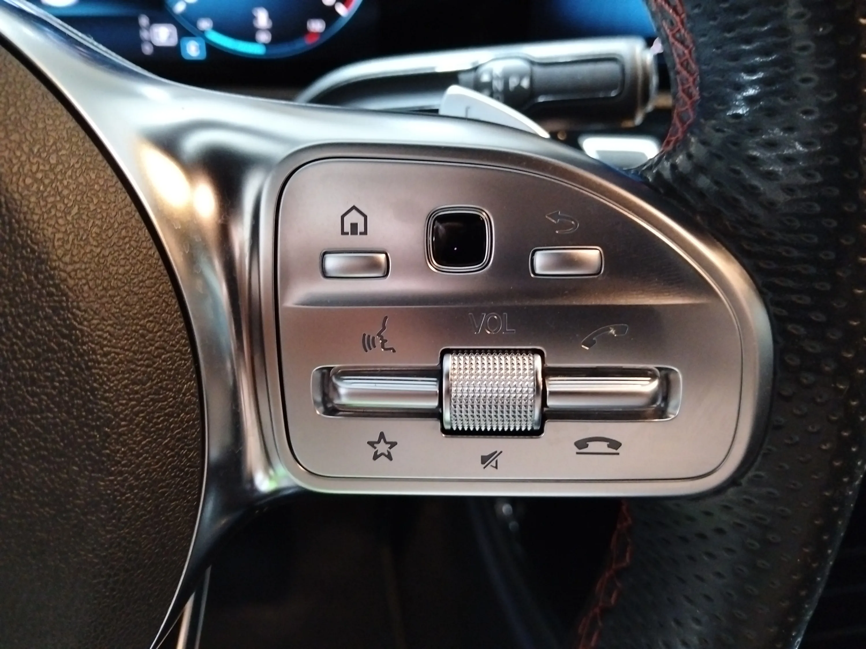 Mercedes-Benz CLA 180 - foto 24