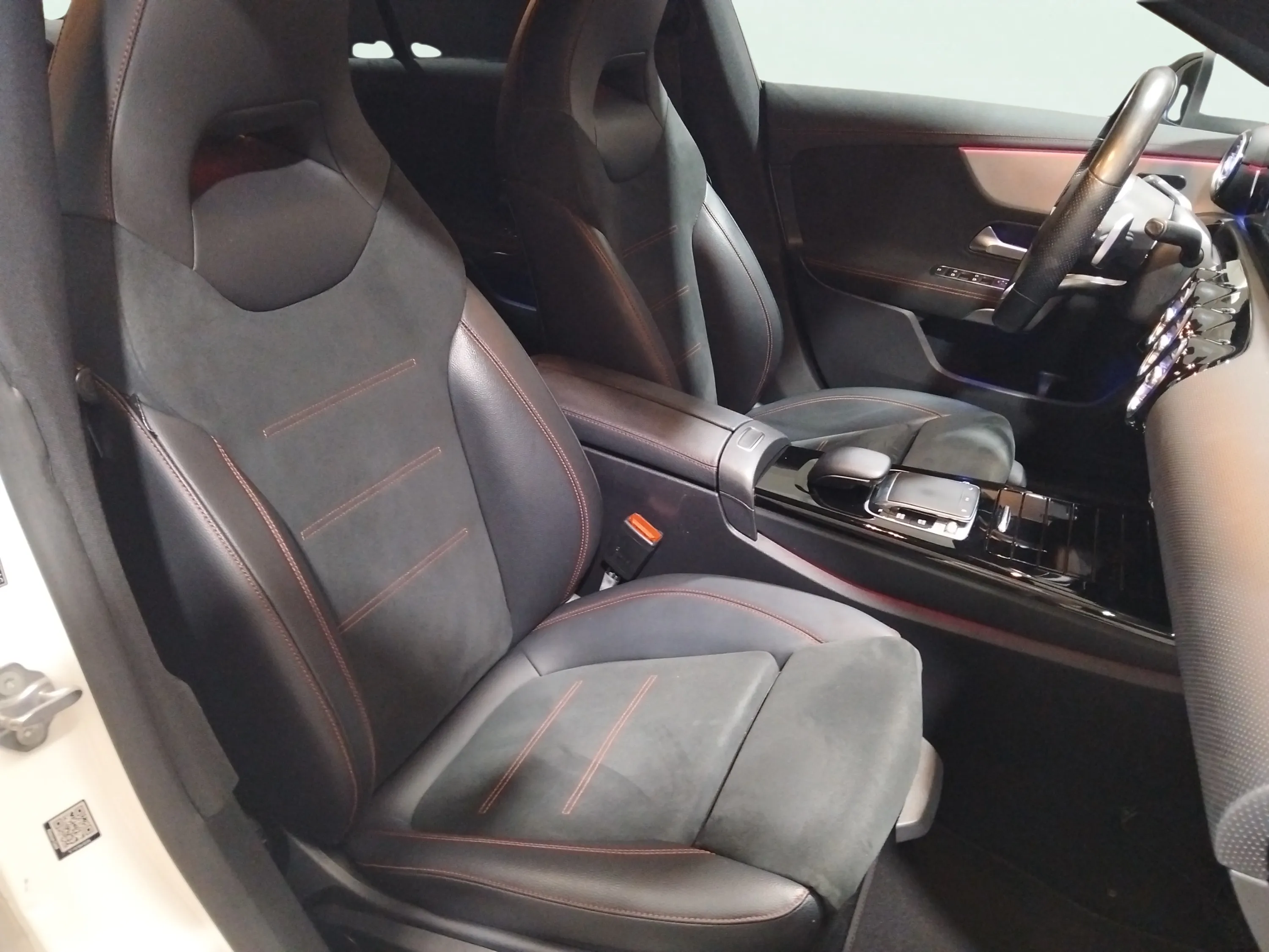 Mercedes-Benz CLA 180 - foto 13