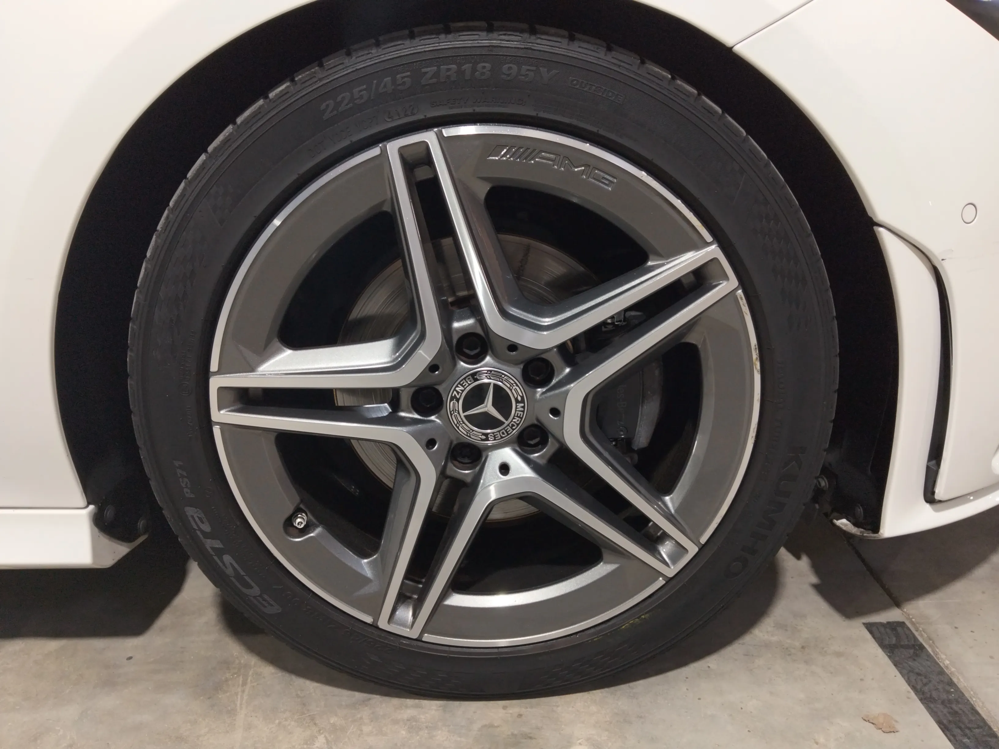 Mercedes-Benz CLA 180 - foto 16