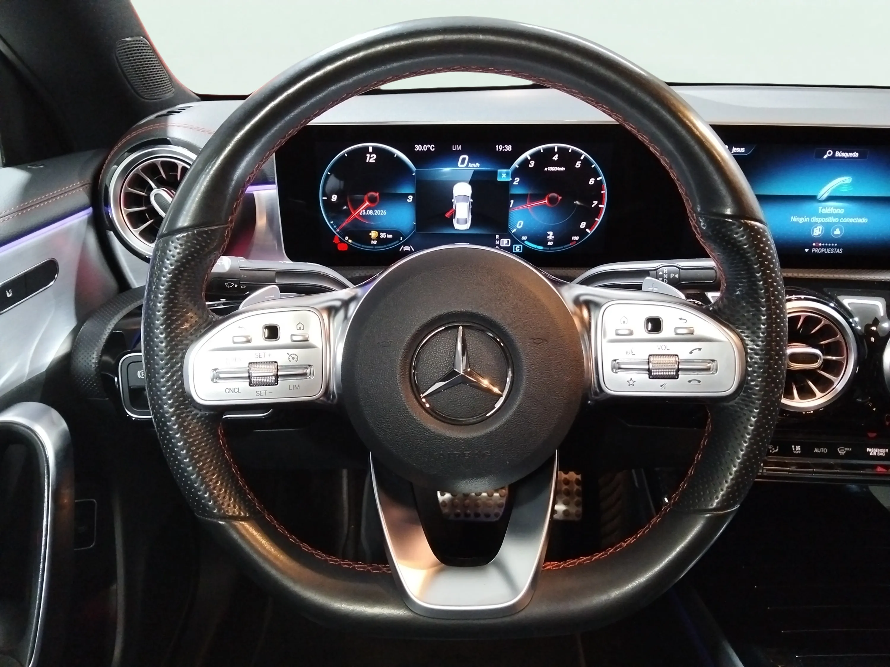 Mercedes-Benz CLA 180 - foto 11