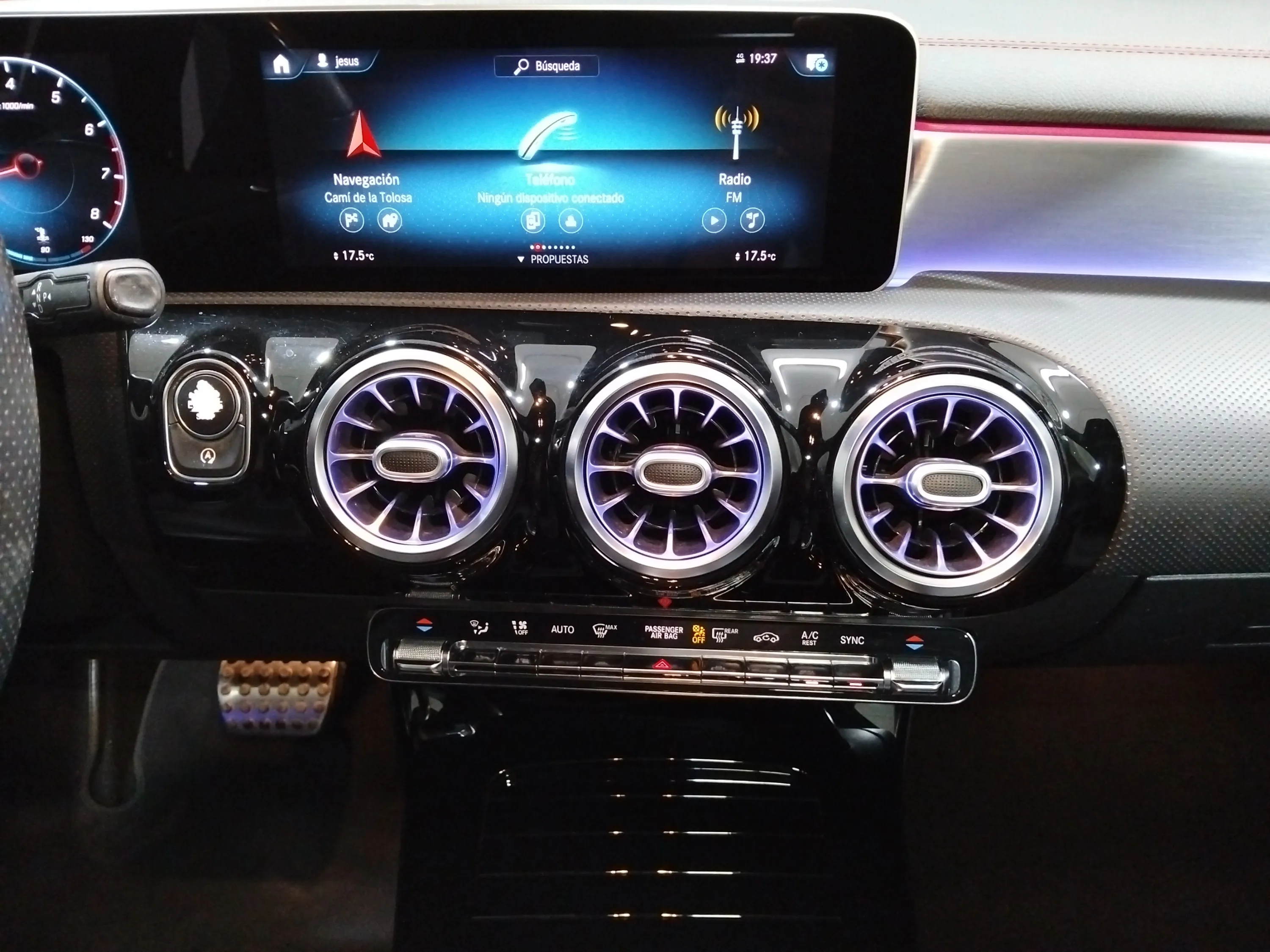 Mercedes-Benz CLA 180 - foto 10