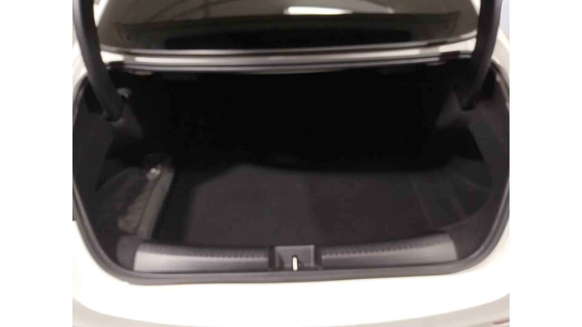 Mercedes-Benz CLA 180 - foto 17