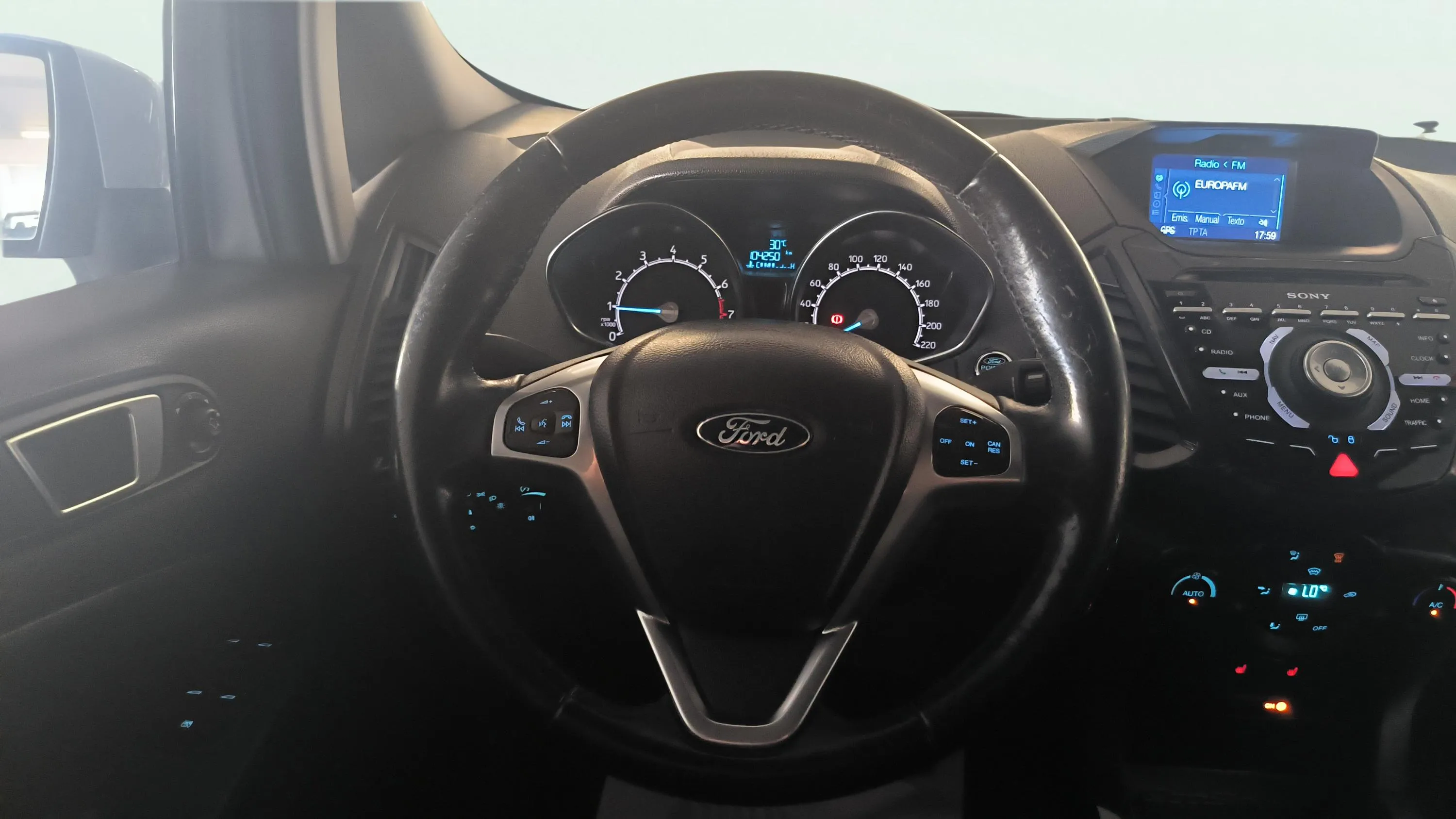 Ford EcoSport 1.0 EcoBoost Titanium - foto 13