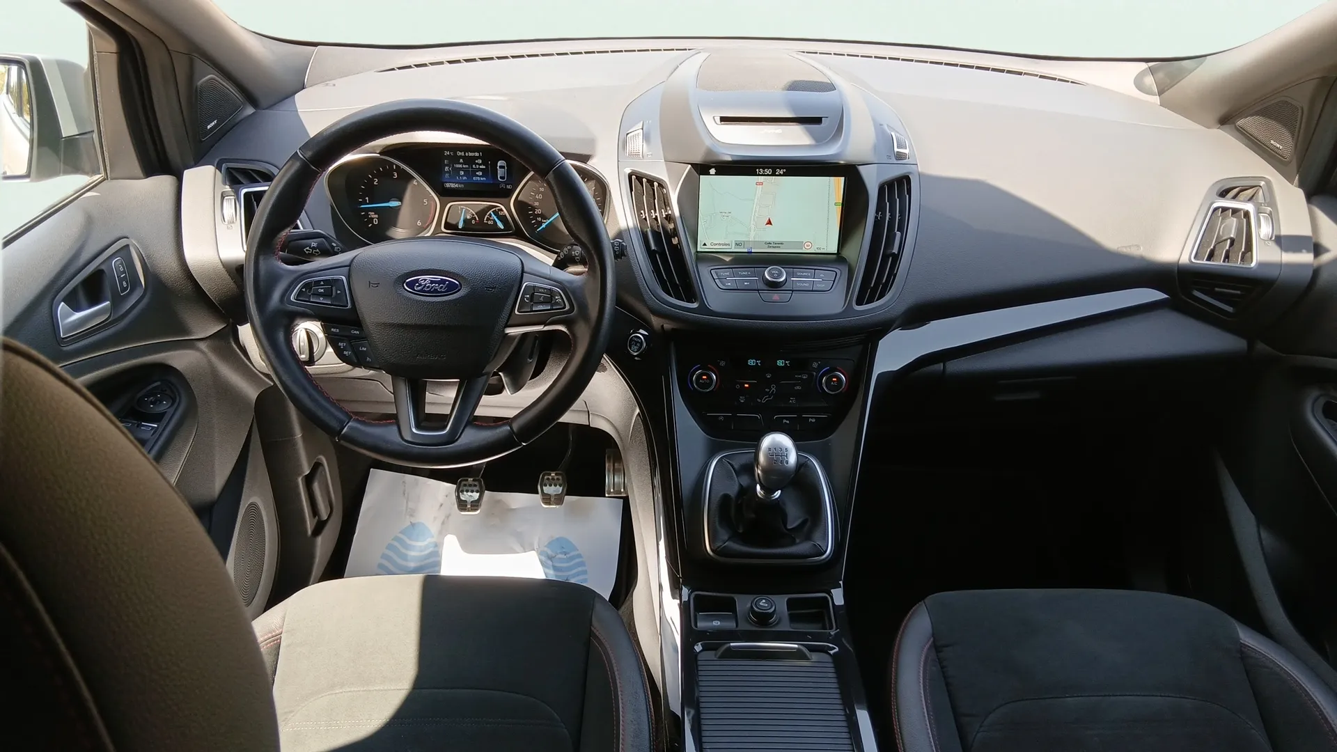 Ford Kuga 2.0 TDCi 4x2 A-S-S ST-Line - foto 6
