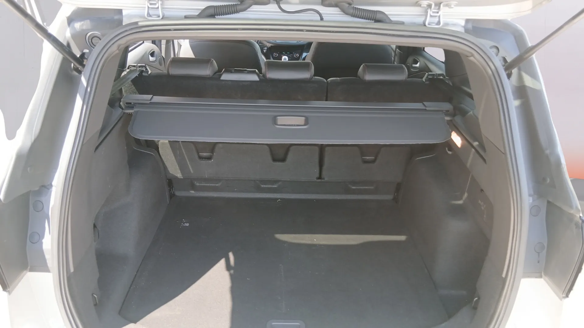 Ford Kuga 2.0 TDCi 4x2 A-S-S ST-Line - foto 22
