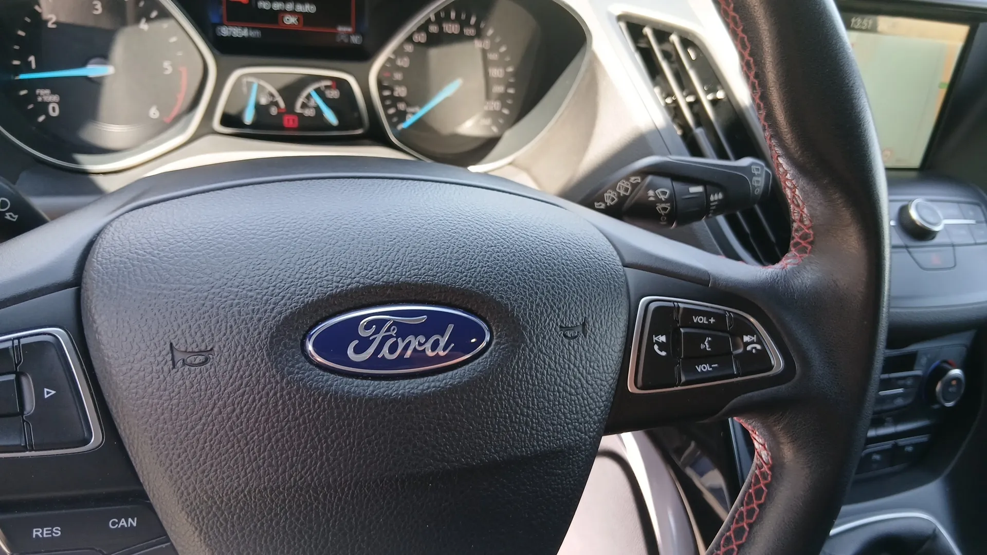 Ford Kuga 2.0 TDCi 4x2 A-S-S ST-Line - foto 13