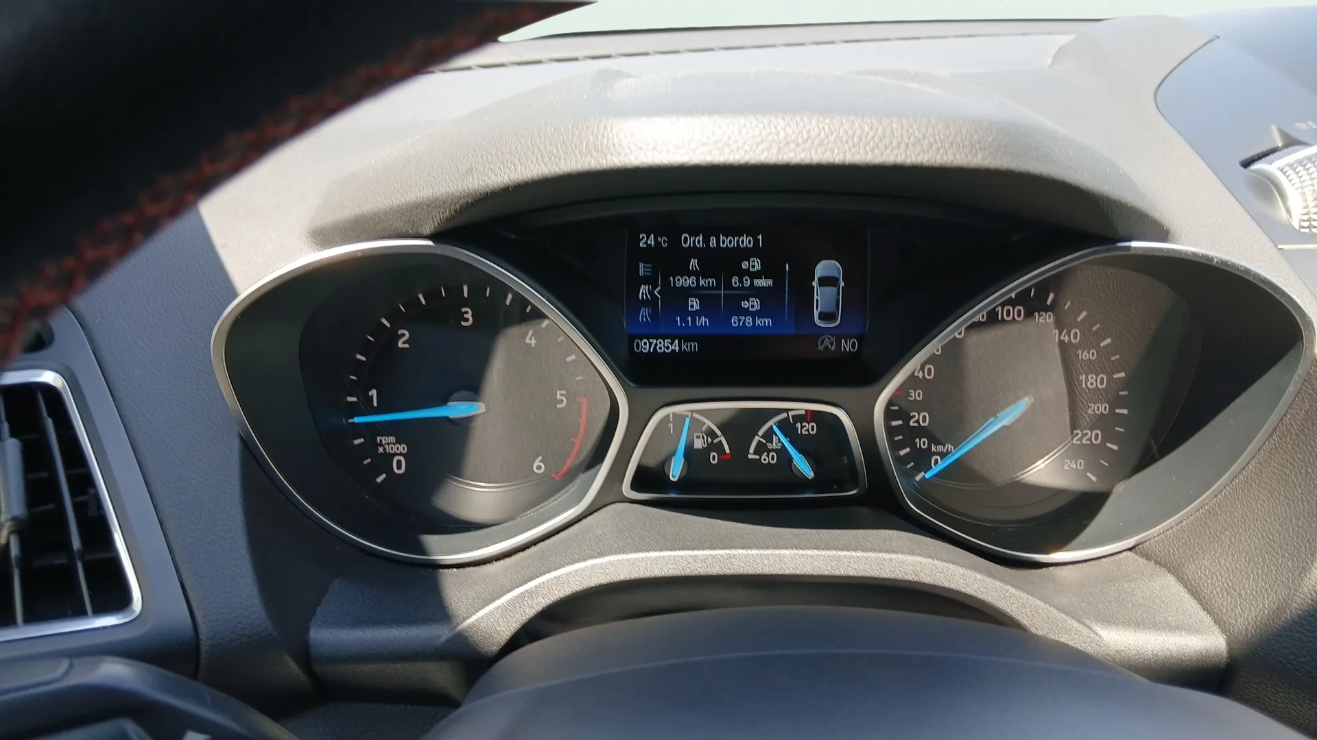 Ford Kuga 2.0 TDCi 4x2 A-S-S ST-Line - foto 9