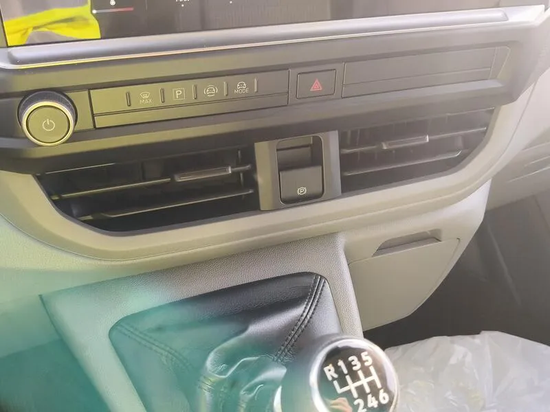 Volkswagen Transporter 2.0 TDI - foto 12