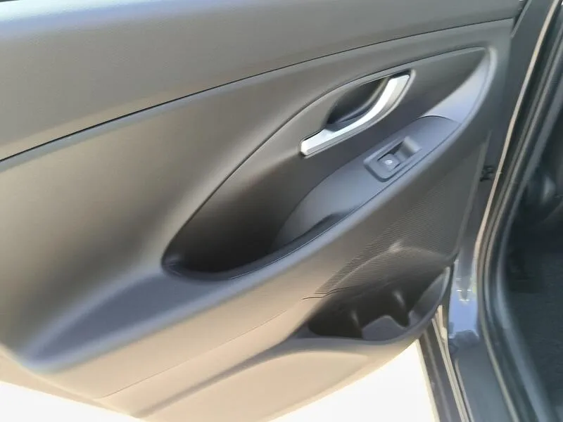 Hyundai i30 1.5 DPI Klass SLX - foto 34
