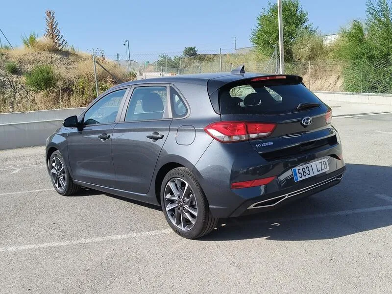 Hyundai i30 1.5 DPI Klass SLX - foto 4