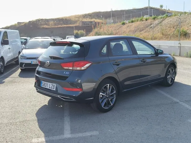 Hyundai i30 1.5 DPI Klass SLX - foto 6