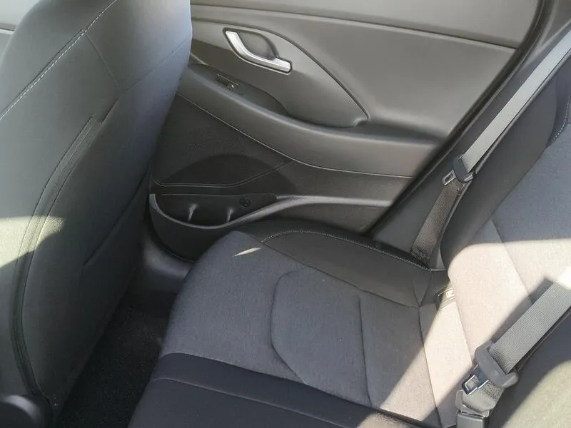 Hyundai i30 1.5 DPI Klass SLX - foto 31
