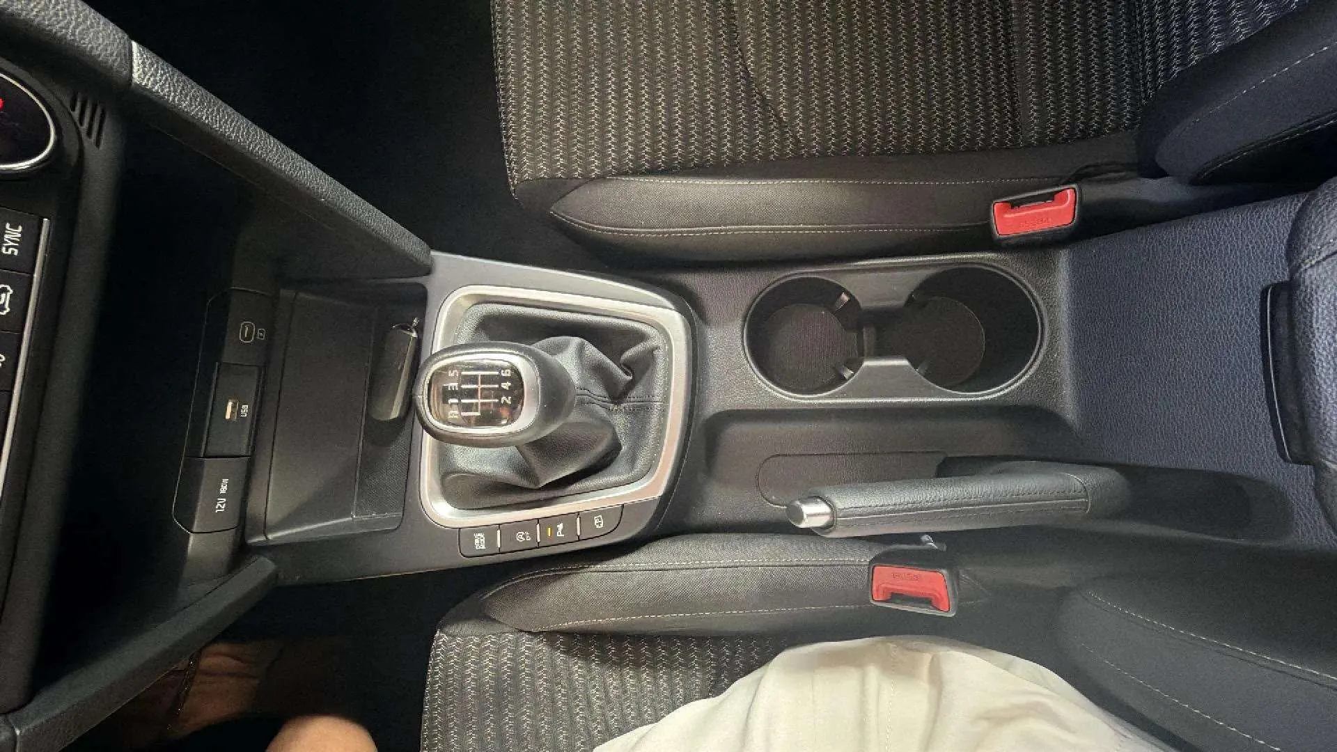 Kia Ceed 1.6 MHEV iMT Drive - foto 25