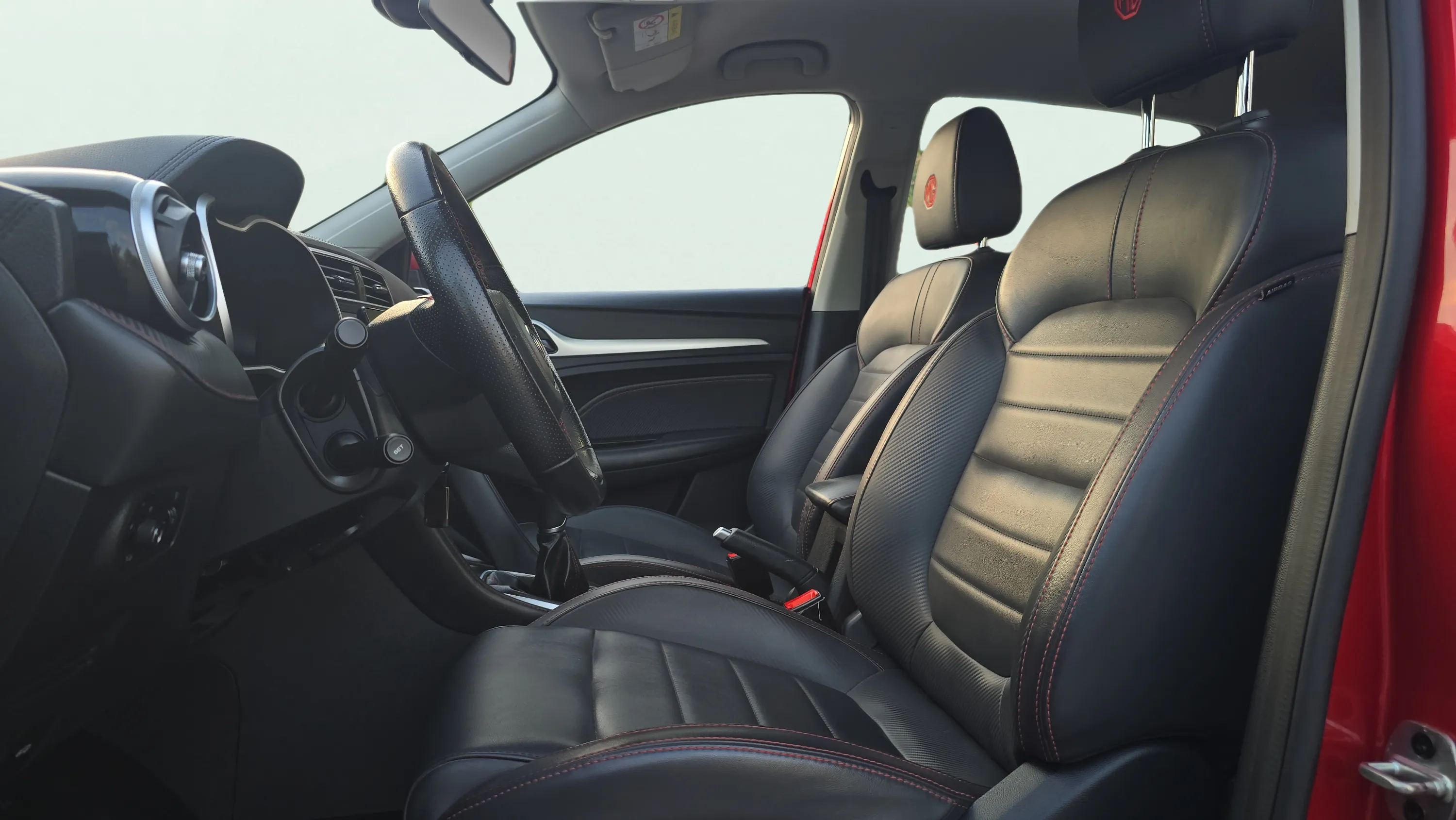 MG ZS 1.5 Luxury - foto 14