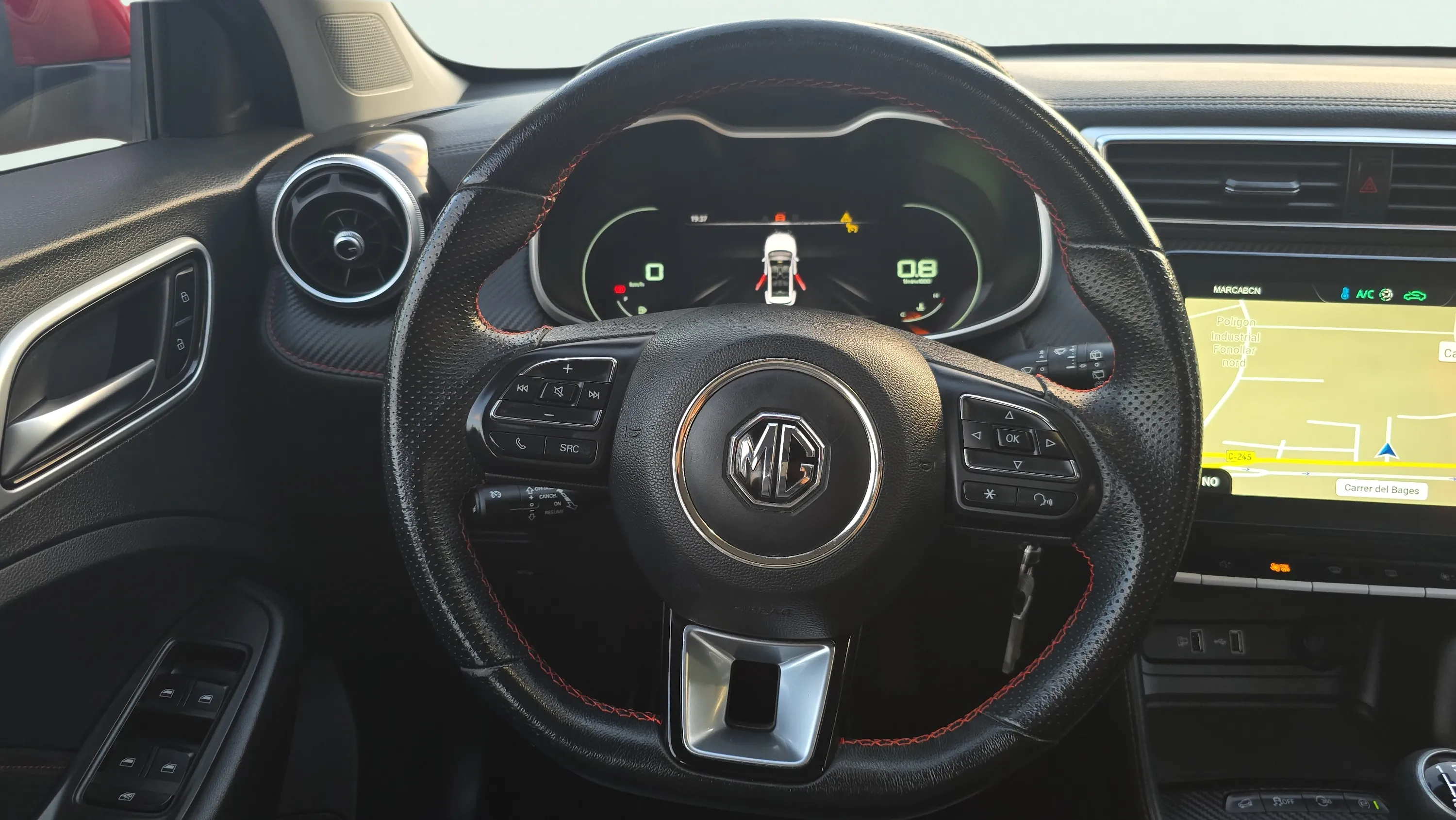 MG ZS 1.5 Luxury - foto 11