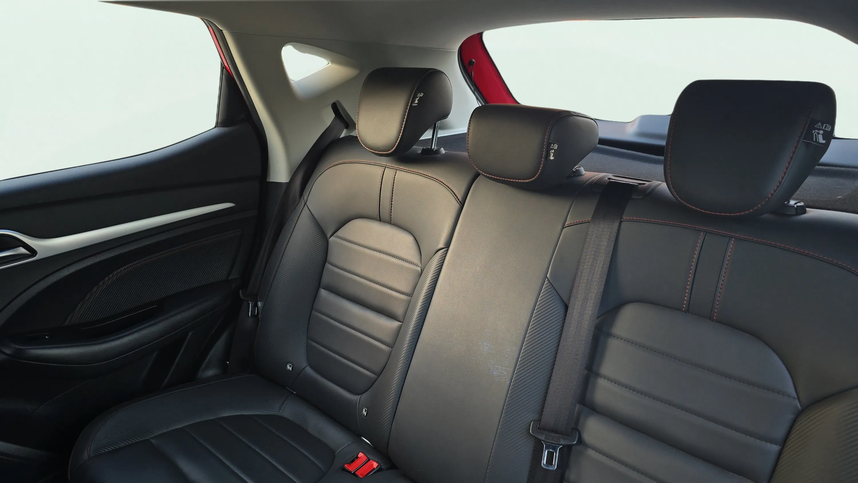MG ZS 1.5 Luxury - foto 15