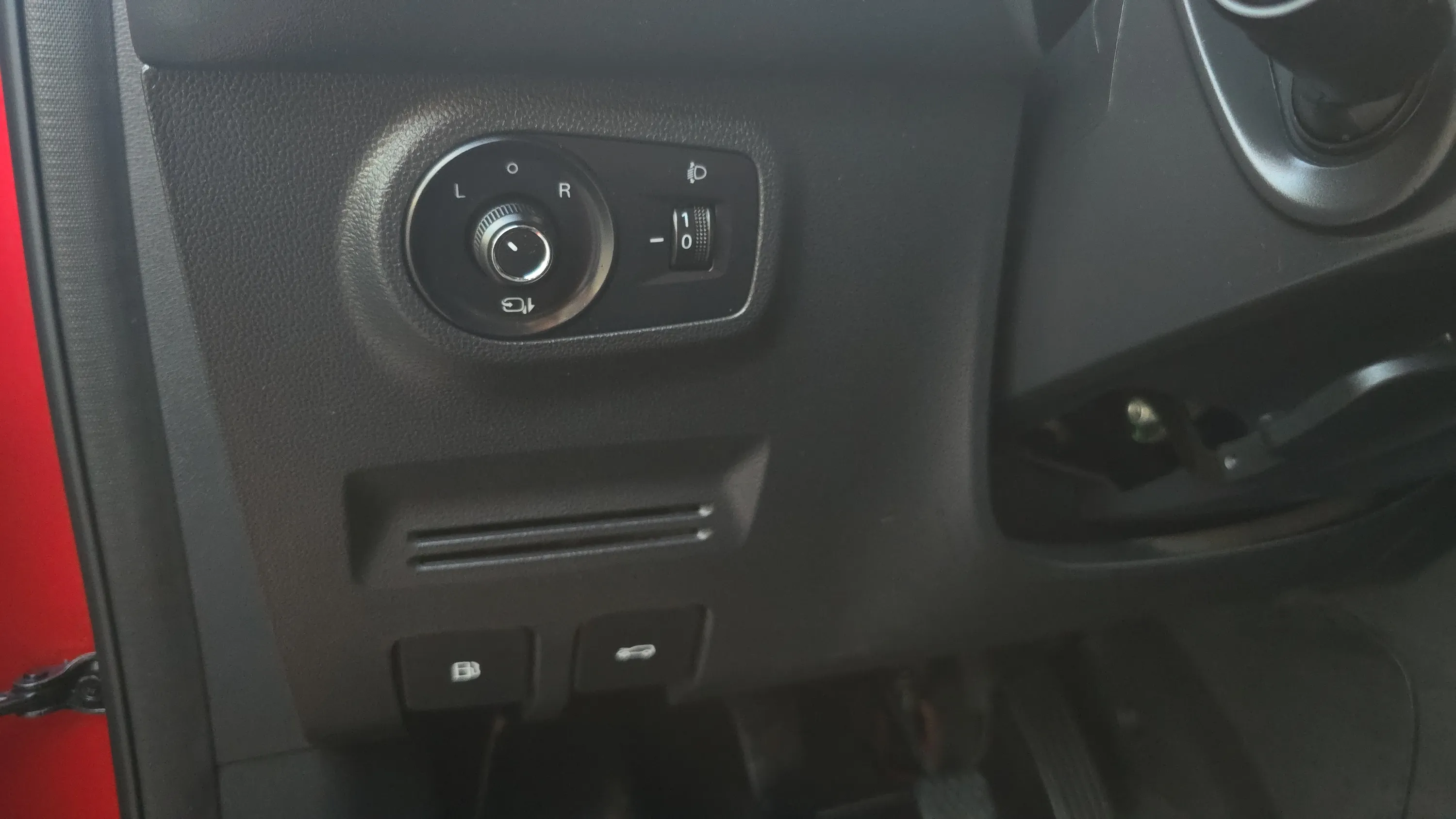 MG ZS 1.5 Luxury - foto 18