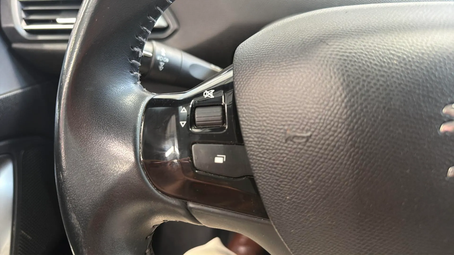 Peugeot 308 Allure Pack BlueHDi 130 - foto 16