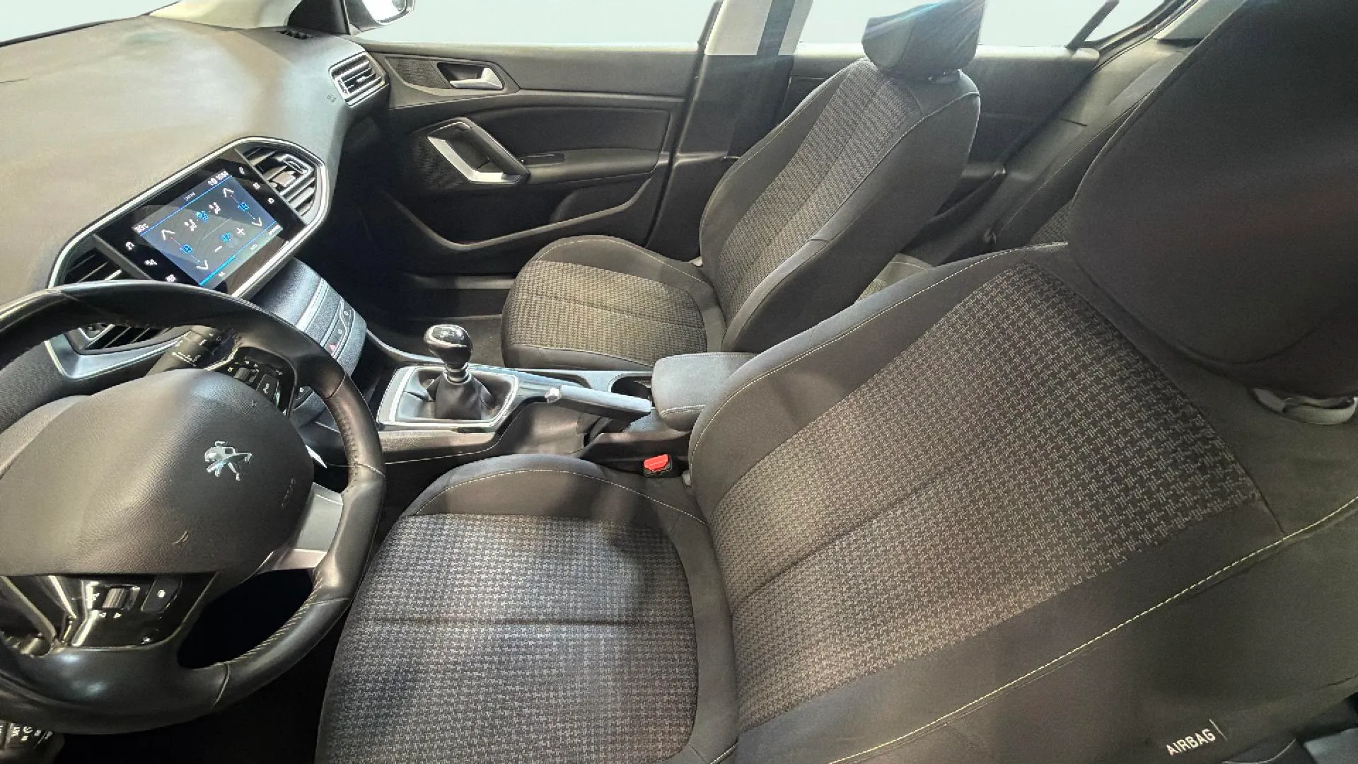 Peugeot 308 Allure Pack BlueHDi 130 - foto 10