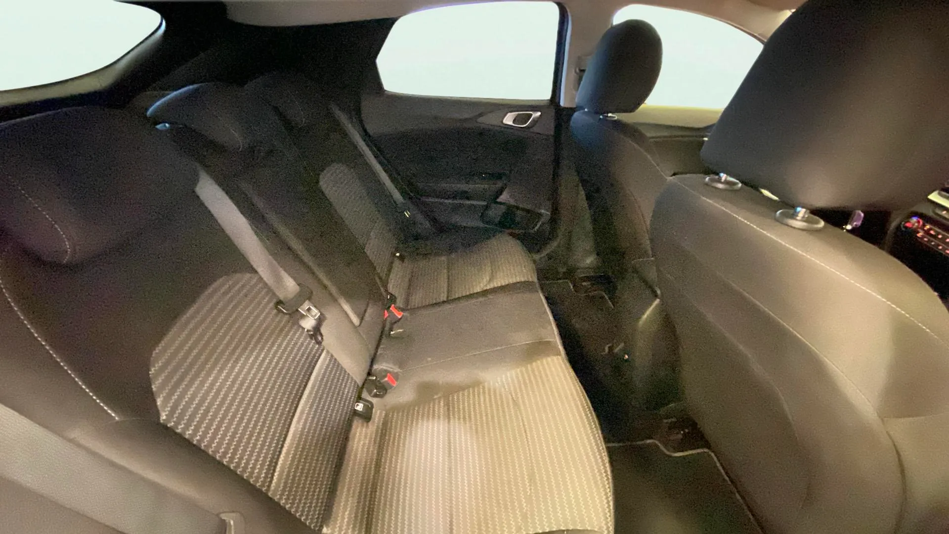Kia XCeed 1.6 MHEV iMT Drive - foto 15