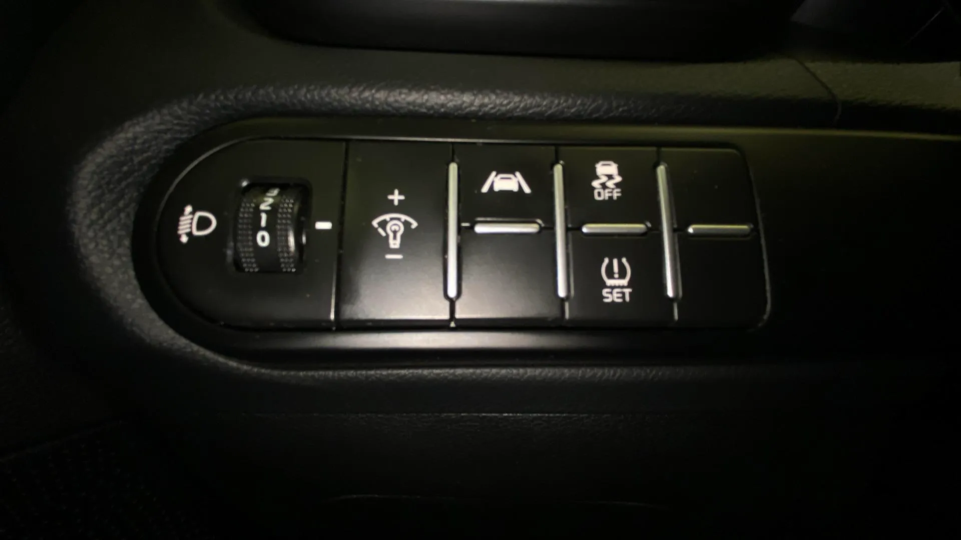 Kia XCeed 1.6 MHEV iMT Drive - foto 32