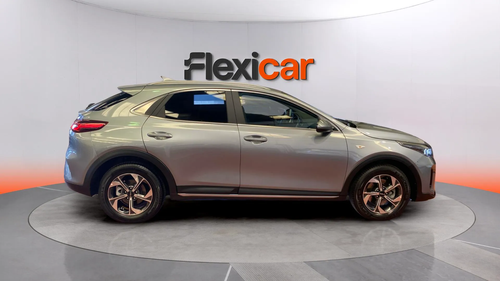 Kia XCeed 1.6 MHEV iMT Drive - foto 8